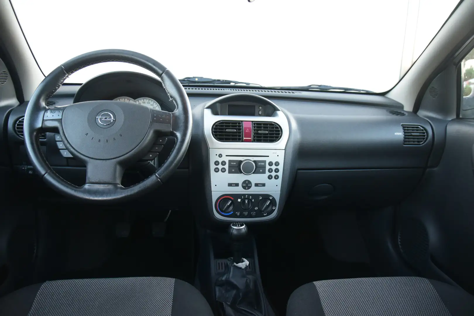 Opel Corsa 1.2-16V Silverline Airco Cruise Trekhaak Grau - 2