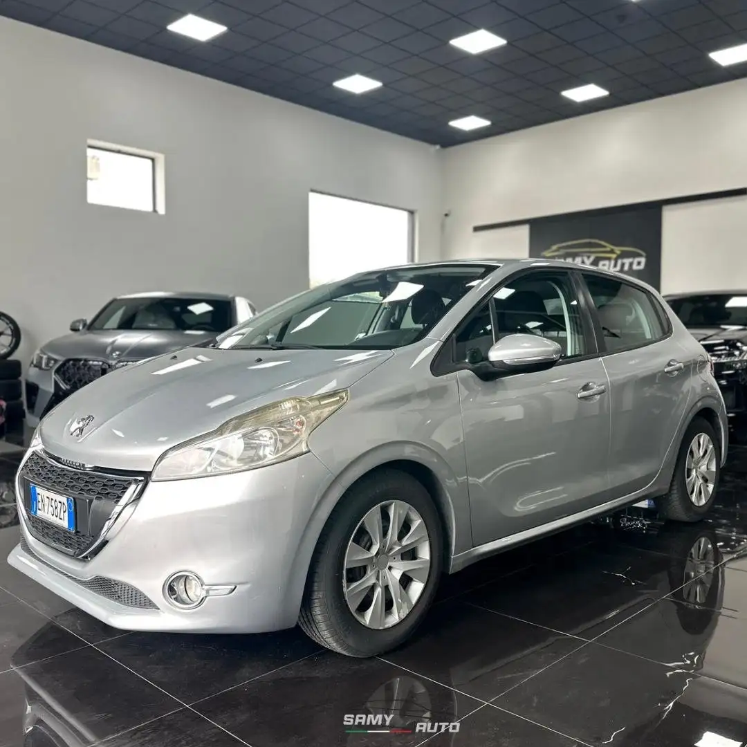 Peugeot 208 5p 1.4 hdi 8v Grigio - 2