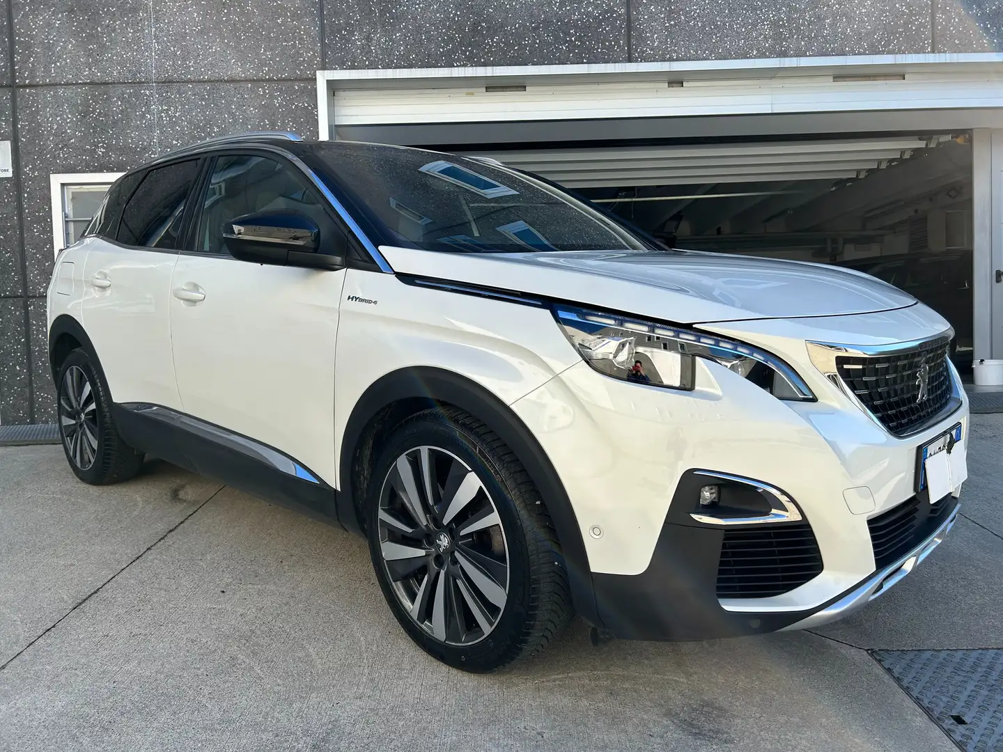 Peugeot 3008 3008 II 2016 1.6 hybrid4 phev GT 300cv e-eat8 Blanc - 1