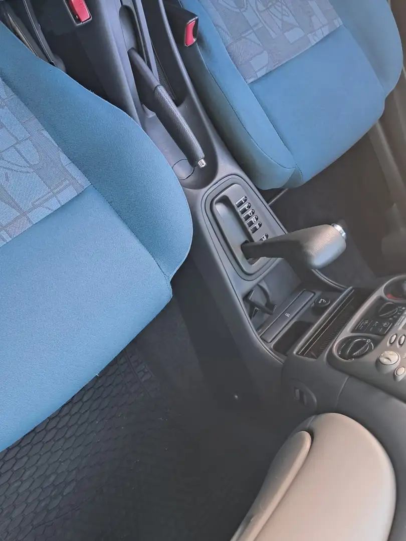 Nissan Almera Almera, erst 57tkm Nero - 2
