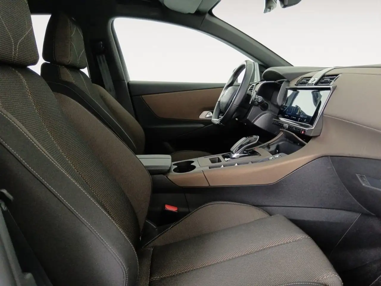 DS Automobiles DS 7 Crossback 2022 — фото 10