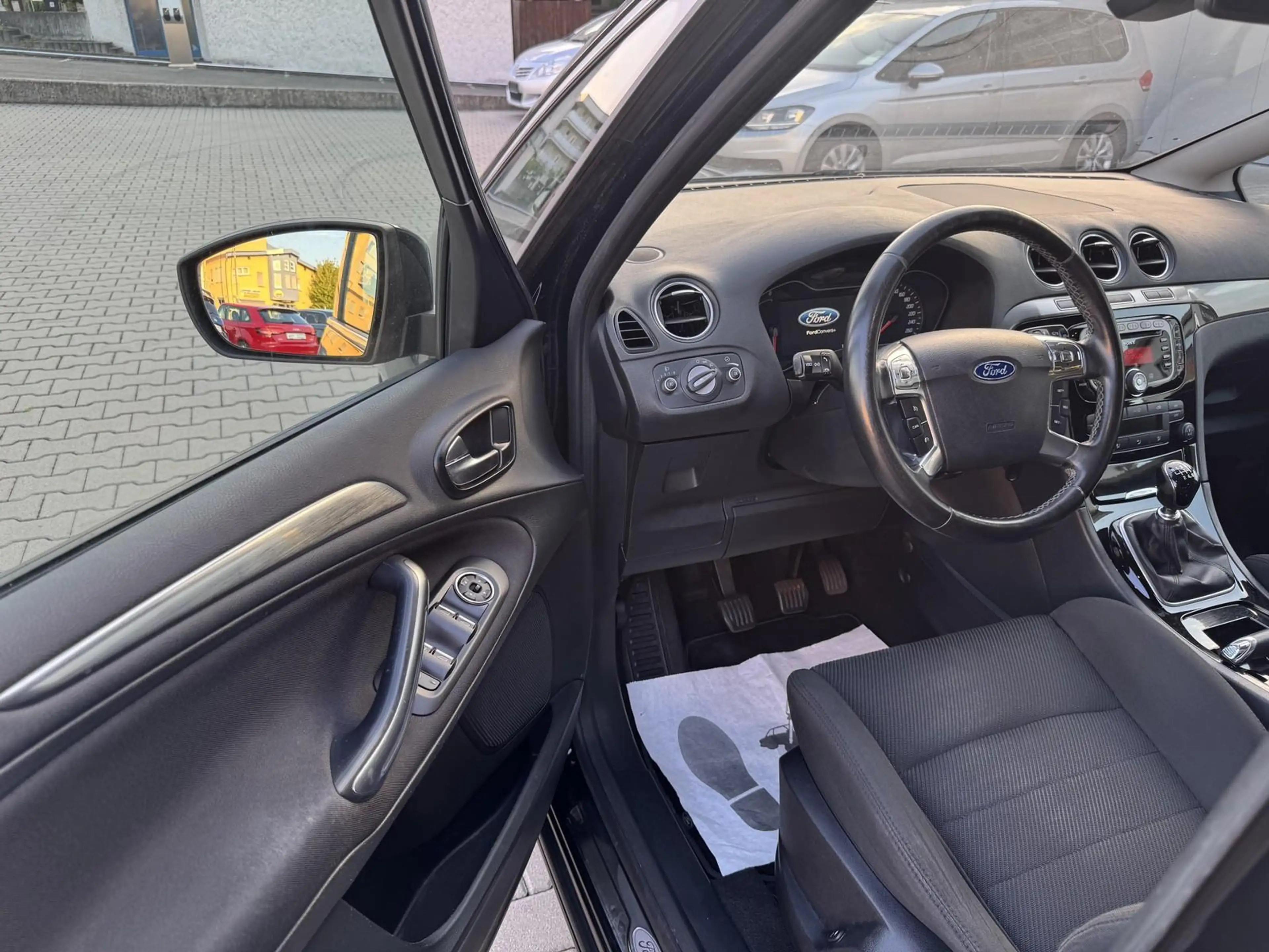 Ford S-Max 1.6 EcoBoost Titanium TÜV Neu/2-Z-Klima/SHZ/PDC/17 — photo 6