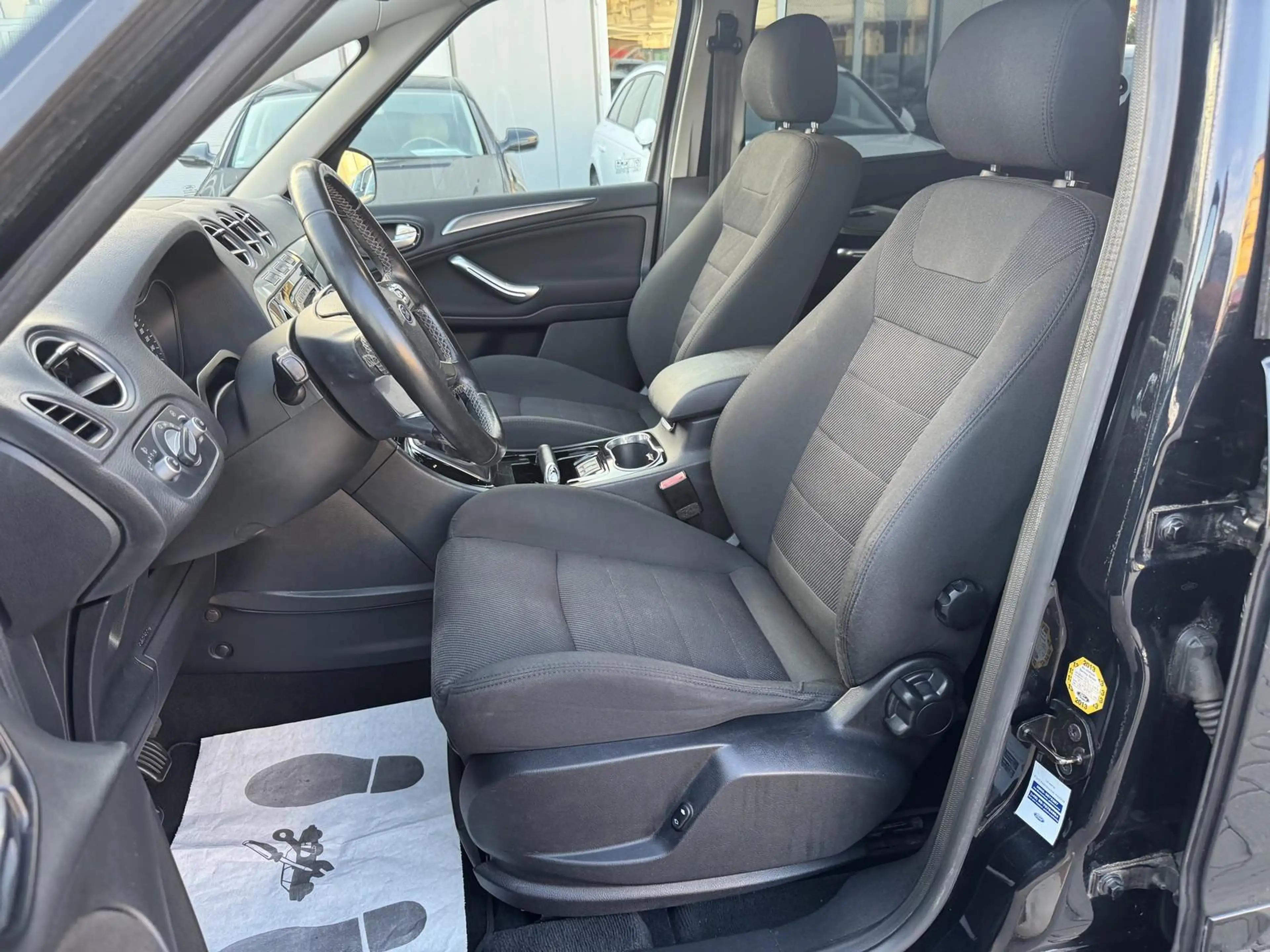 Ford S-Max 1.6 EcoBoost Titanium TÜV Neu/2-Z-Klima/SHZ/PDC/17 — photo 14