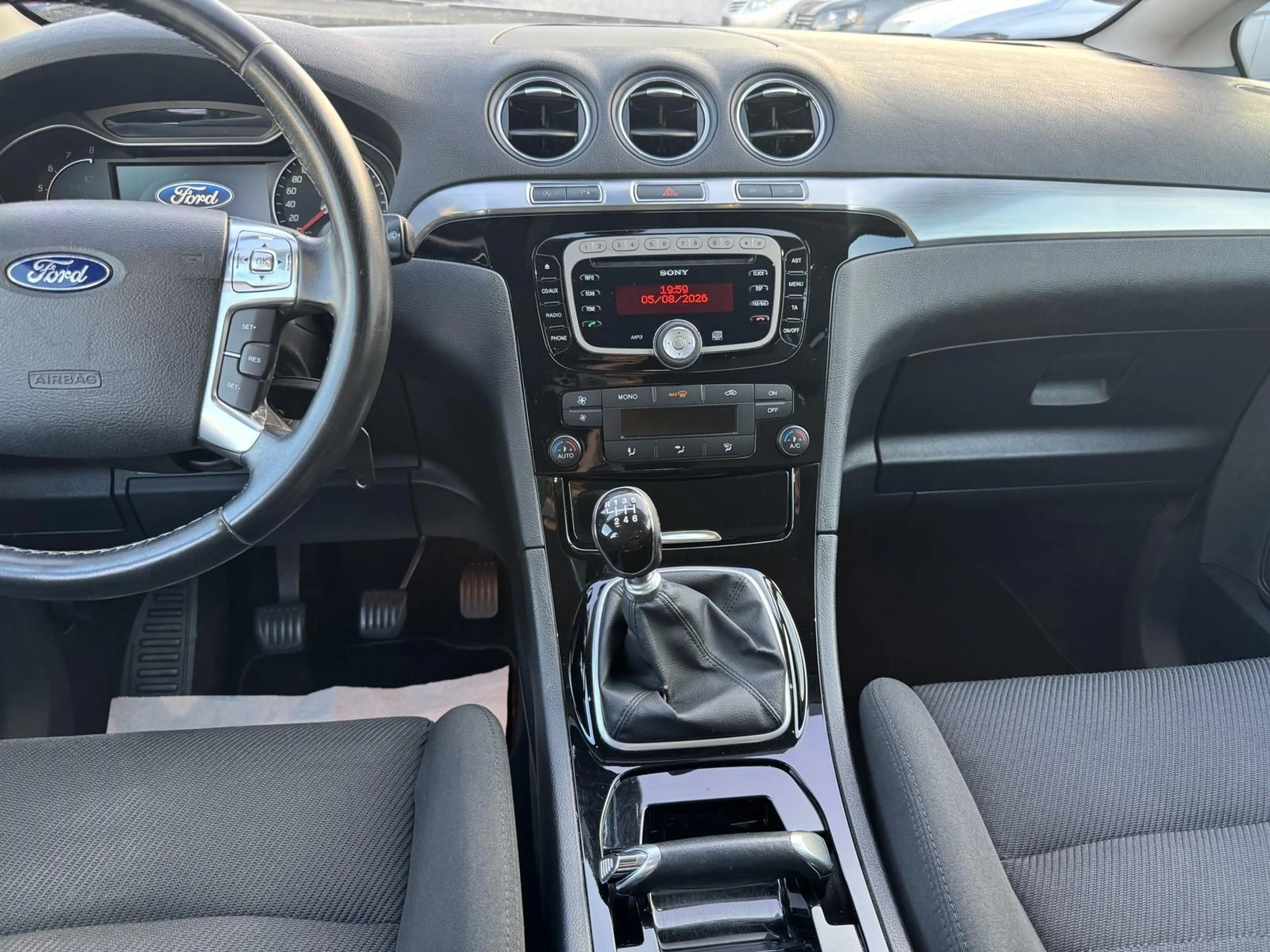 Ford S-Max 1.6 EcoBoost Titanium TÜV Neu/2-Z-Klima/SHZ/PDC/17 — photo 7