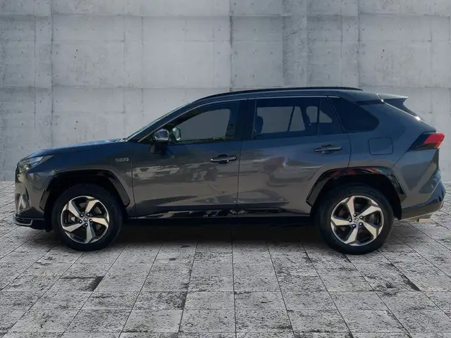Toyota Rav4 view 4