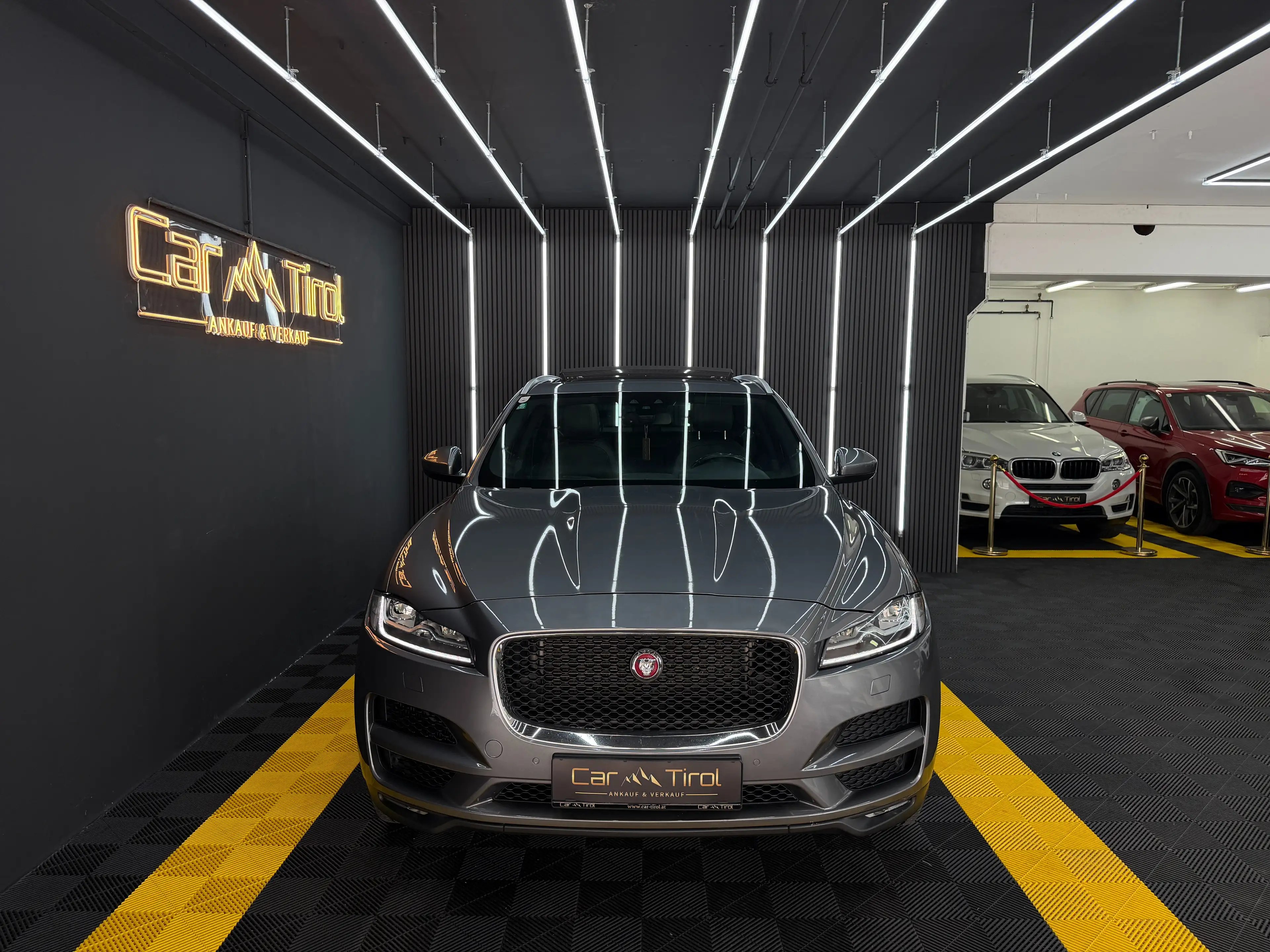 Jaguar F-Pace Pure — photo 4
