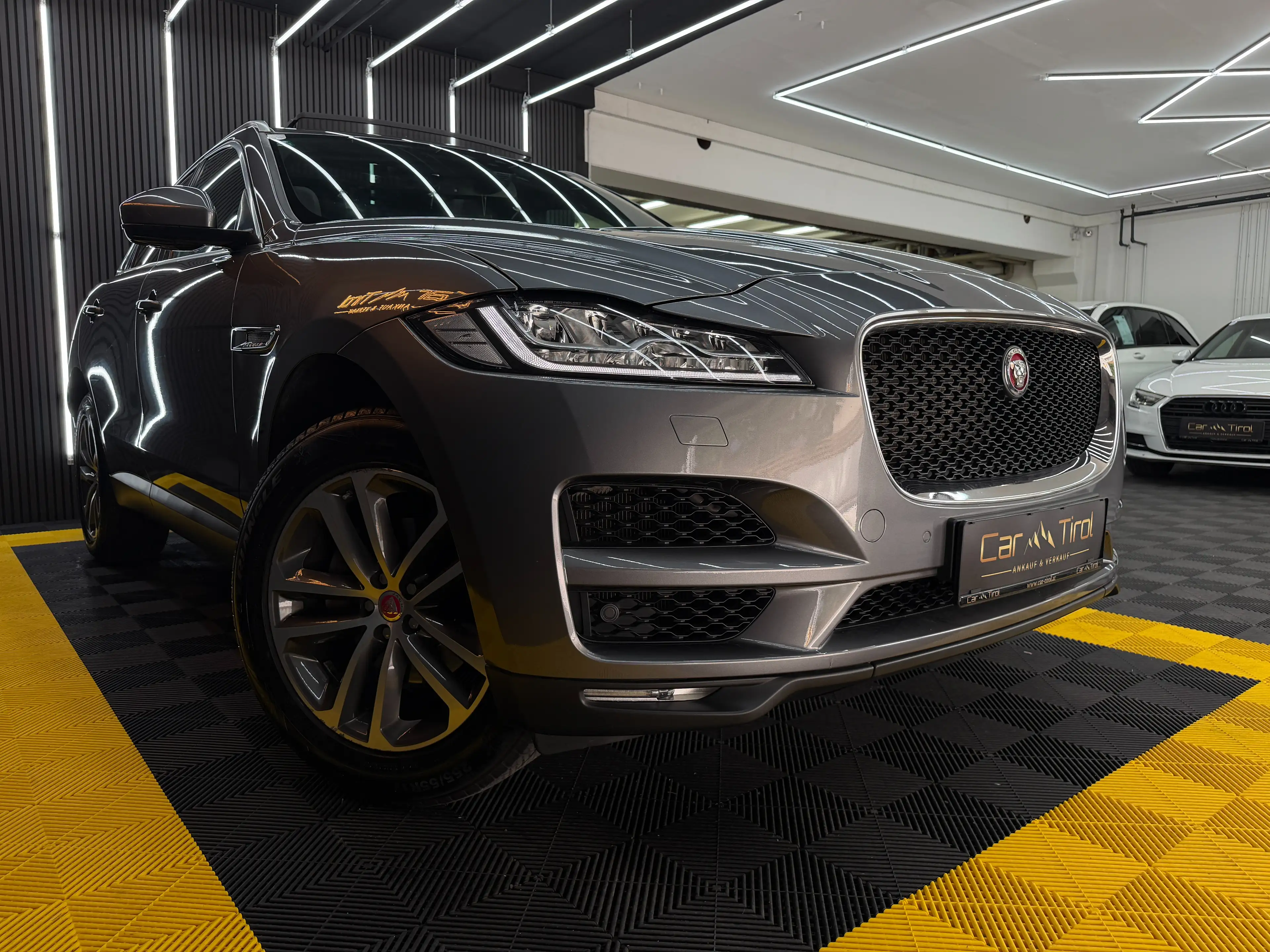 Jaguar F-Pace Pure — photo 5