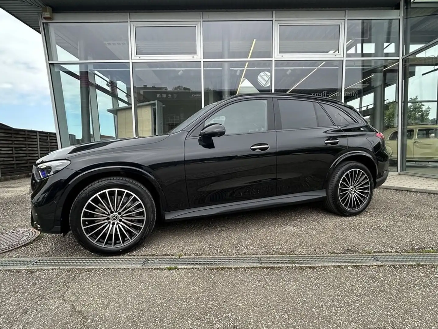 Mercedes-Benz GLC 220 d 4Matic °AMG-line° Schwarz - 2