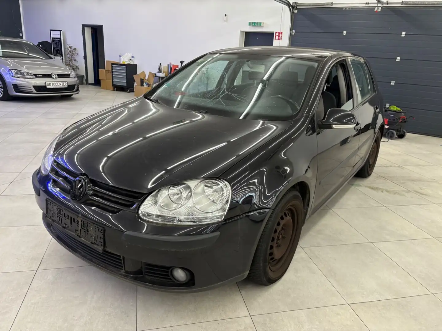 Volkswagen Golf V Lim. Trendline Schwarz - 2