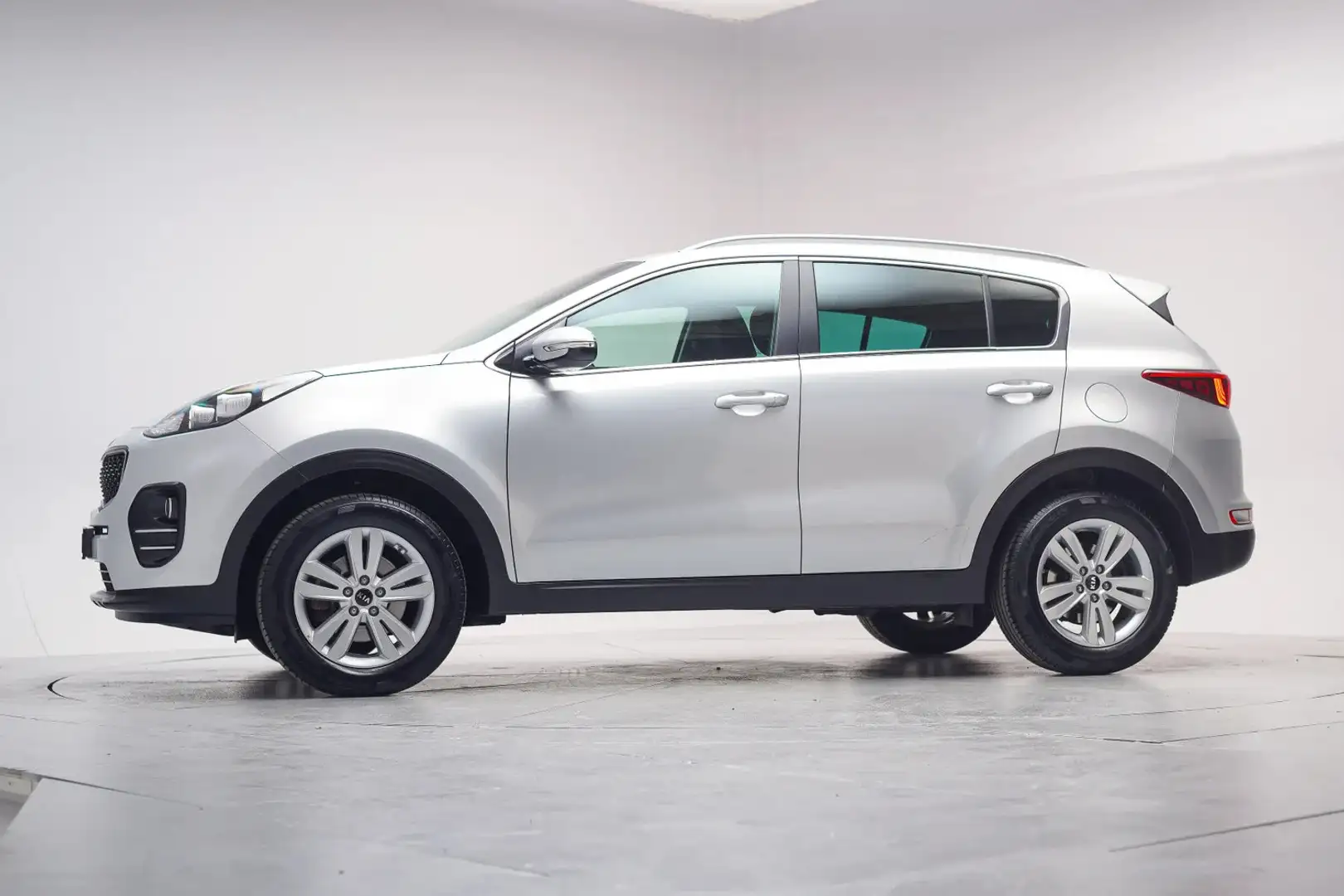Kia Sportage 1.6 GDI First Edition [ Navigatie ] Grau - 2