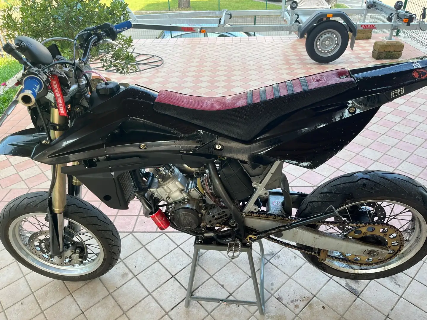Husqvarna SM 125 Noir - 1