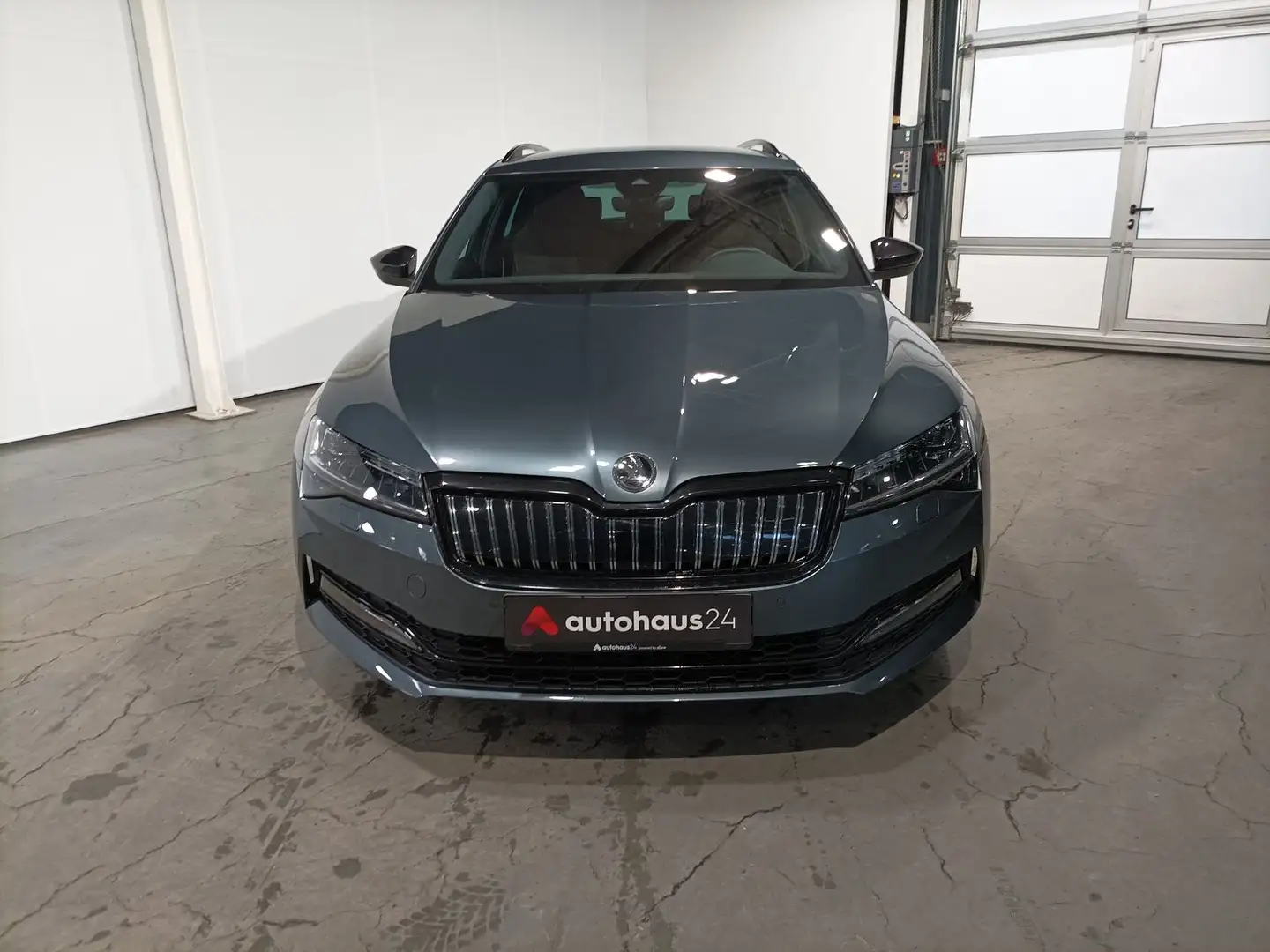 Skoda Superb Combi 1.4 TSI iV Sportline|LED|Navi|ACC Gris - 2