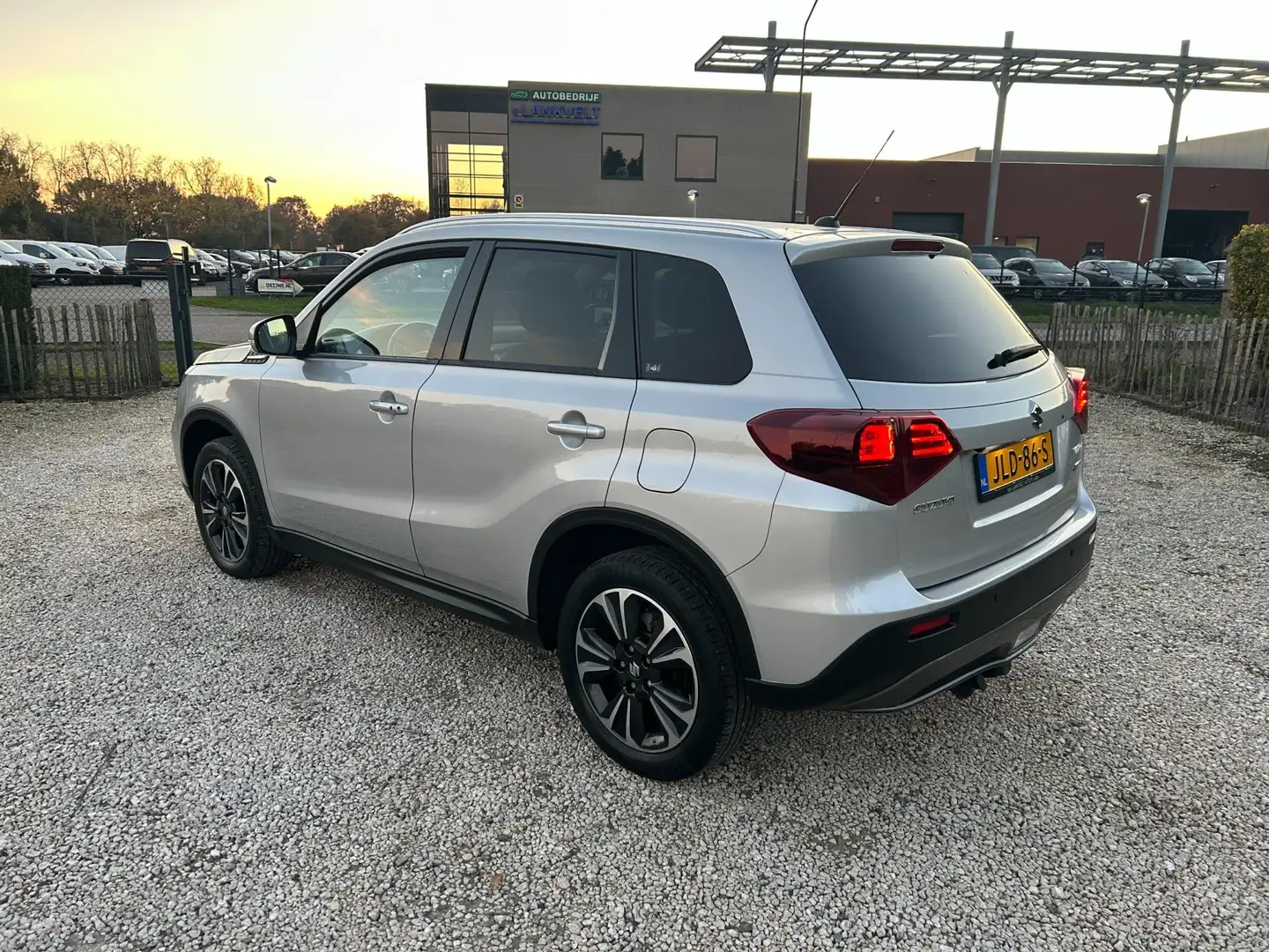 Suzuki Vitara 1.4 Boosterjet Style Smart Hybrid trekhaak Plateado - 2