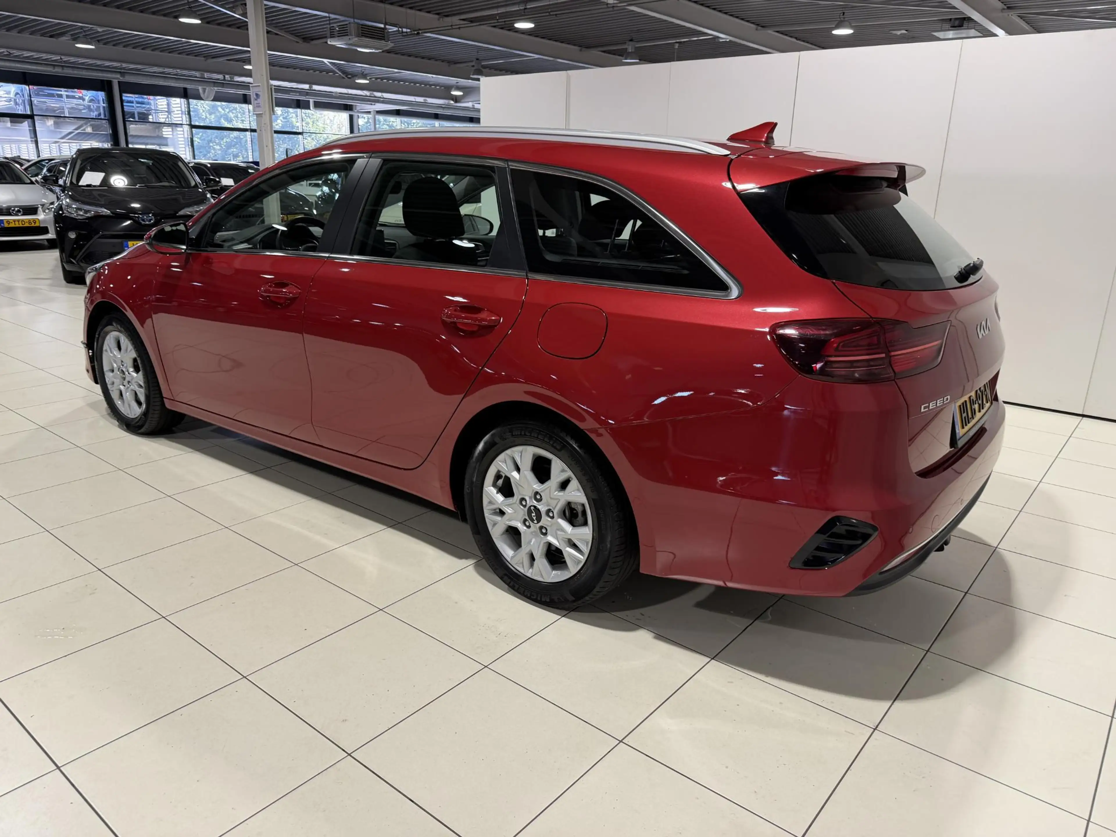 Kia Ceed SW / cee'd SW Sportswagon 1.5 T-GDi DynamicLine Trekhaak, Apple — photo 5