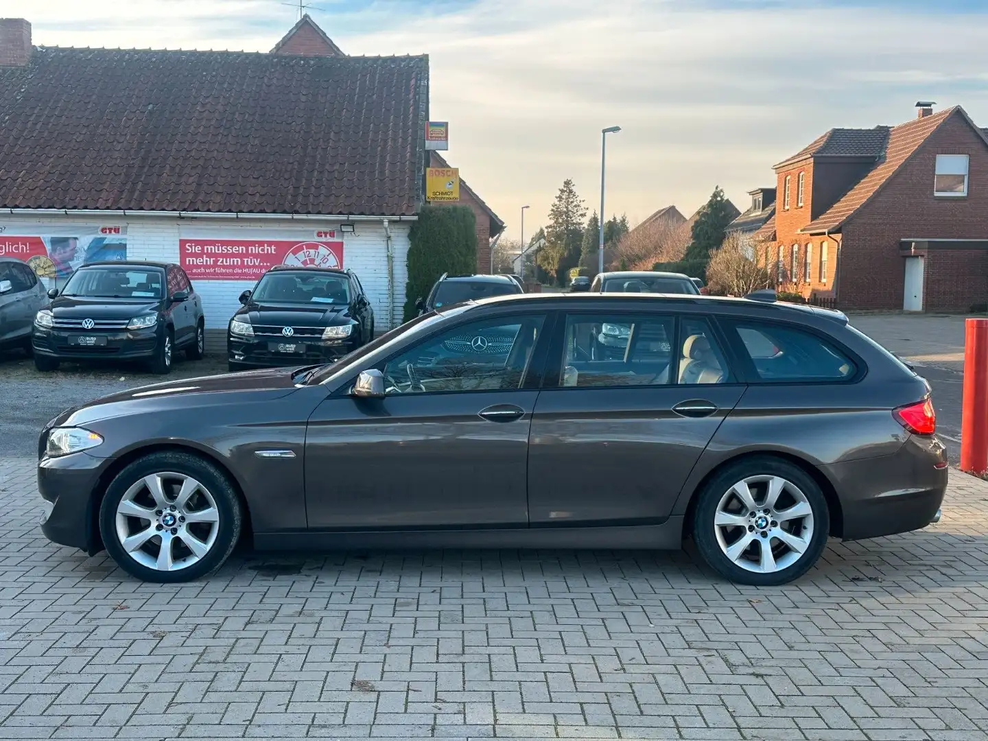BMW 520 d Touring, Aut, Pano, TÜV neu, Scheckheft BMW - 2