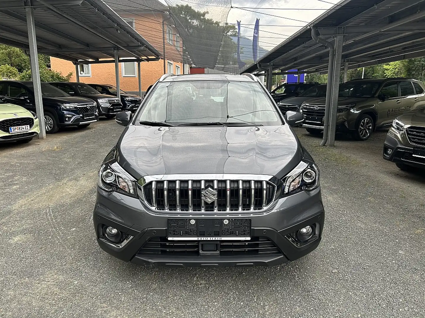 Suzuki SX4 S-Cross 1,4 DITC 4WD flash Aut. Grau - 2