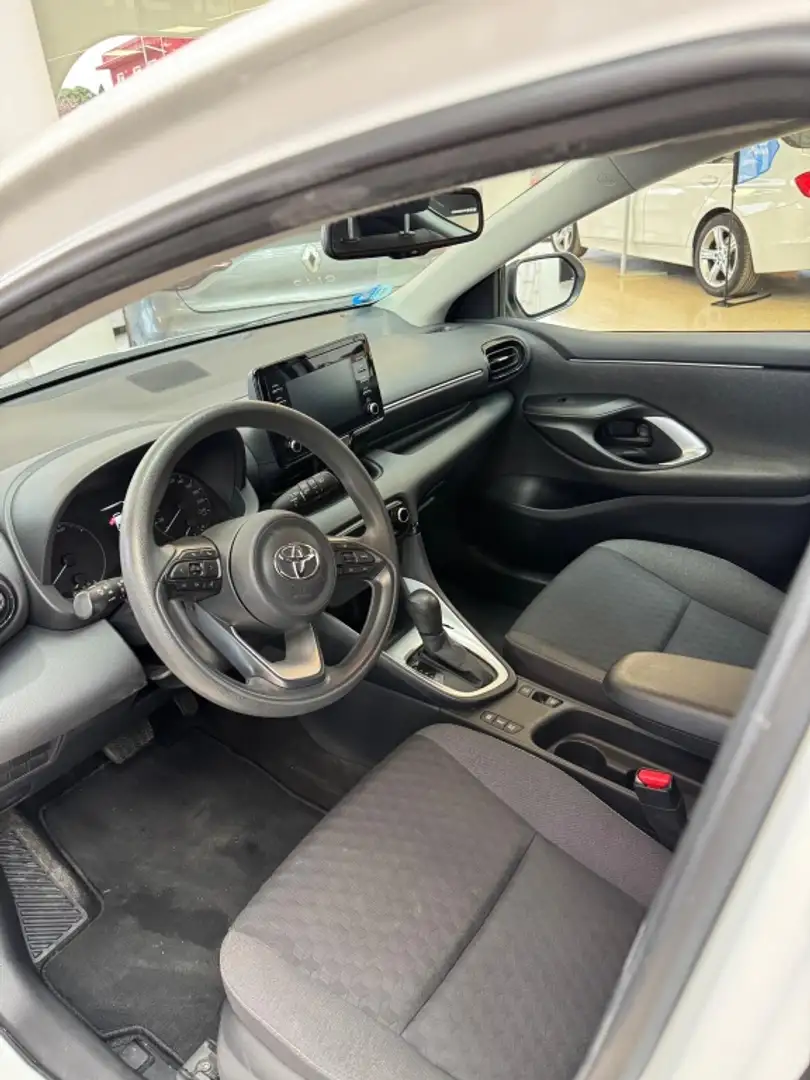 Toyota Yaris 120H 1.5 Business Plus Blanco - 2