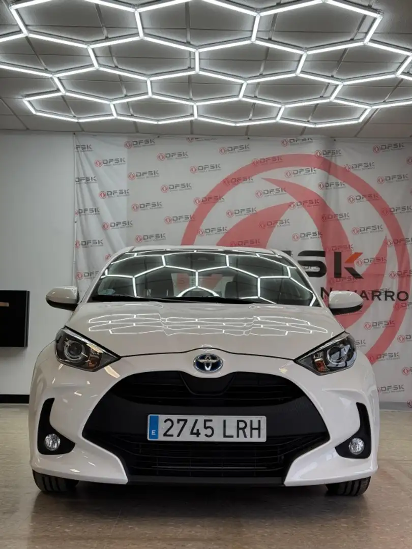 Toyota Yaris 120H 1.5 Business Plus Blanco - 1