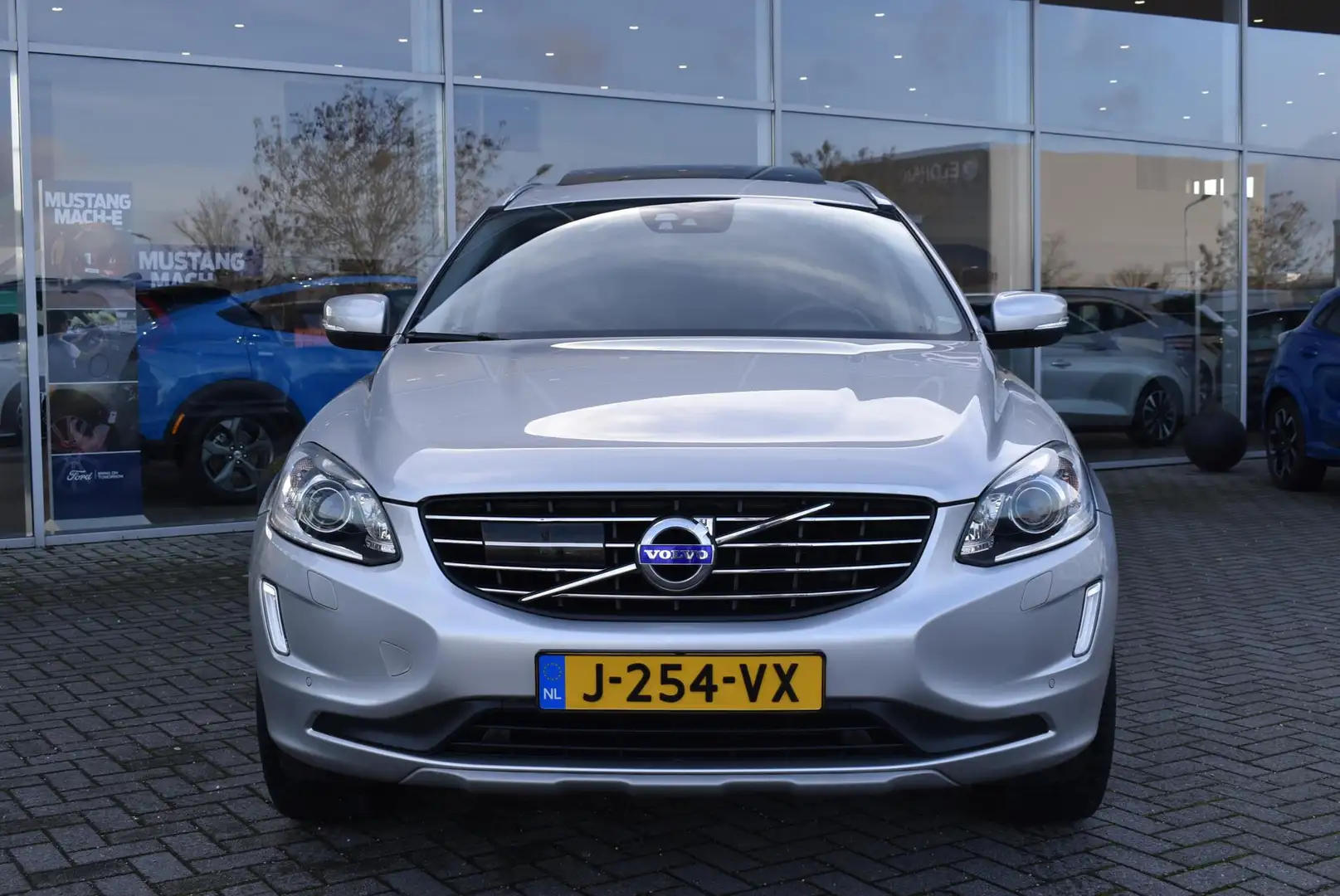 Volvo XC60 2.0 T5 Polar+ |  AWD | Achteruitrij Camera | Cimat Gris - 2