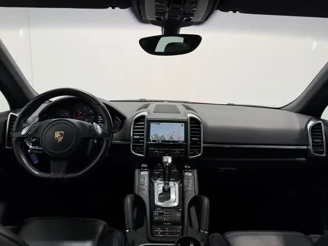 Porsche Cayenne view 13