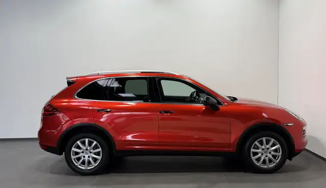 Porsche Cayenne view 6