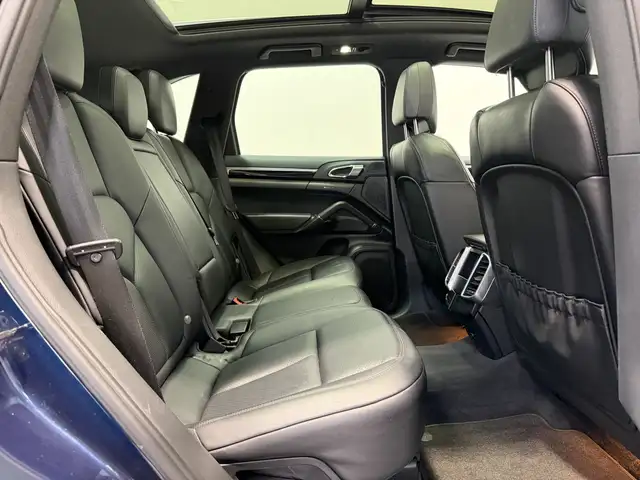Porsche Cayenne view 12