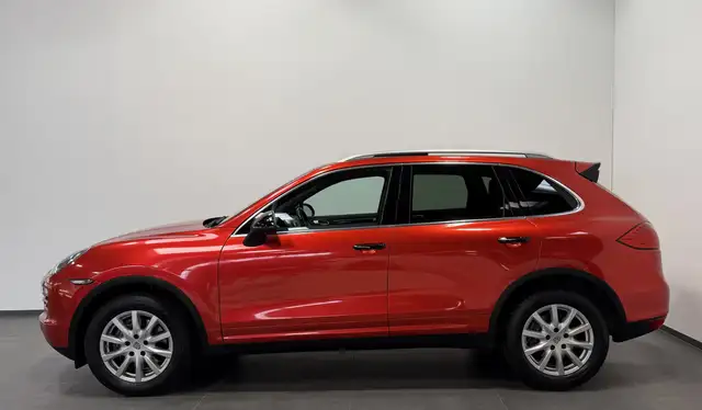 Porsche Cayenne view 3