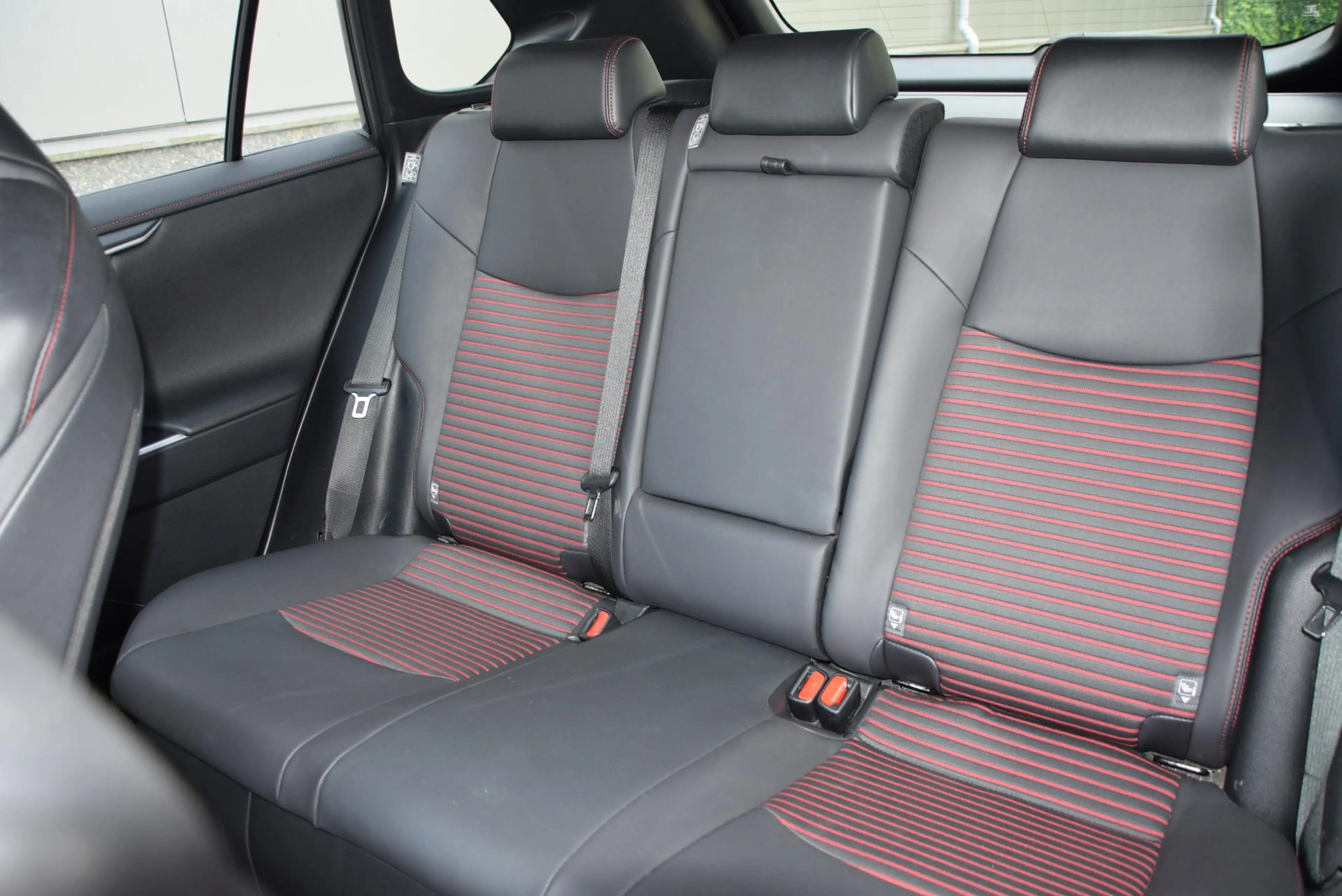 Suzuki Across 2.5 Plug-in Hybrid Style | btw-auto | lederen bekl — photo 12