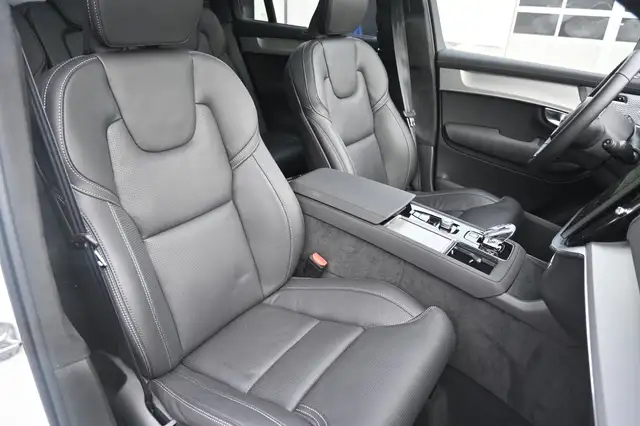 Volvo XC90 view 14