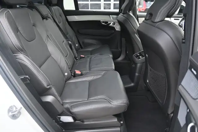 Volvo XC90 view 15