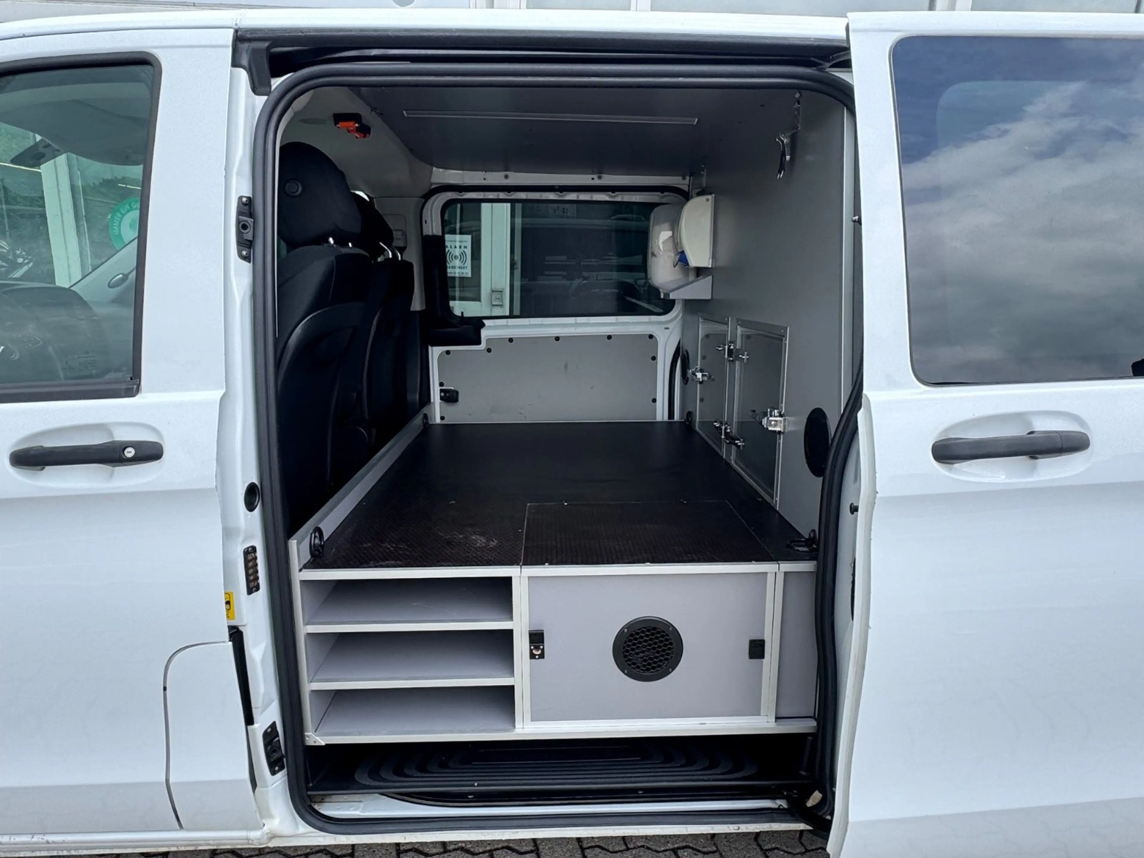 Mercedes-Benz Vito VITO KASTEN 116 CDI HUNDETRANSPORTER/AHK/KLIMA — photo 8