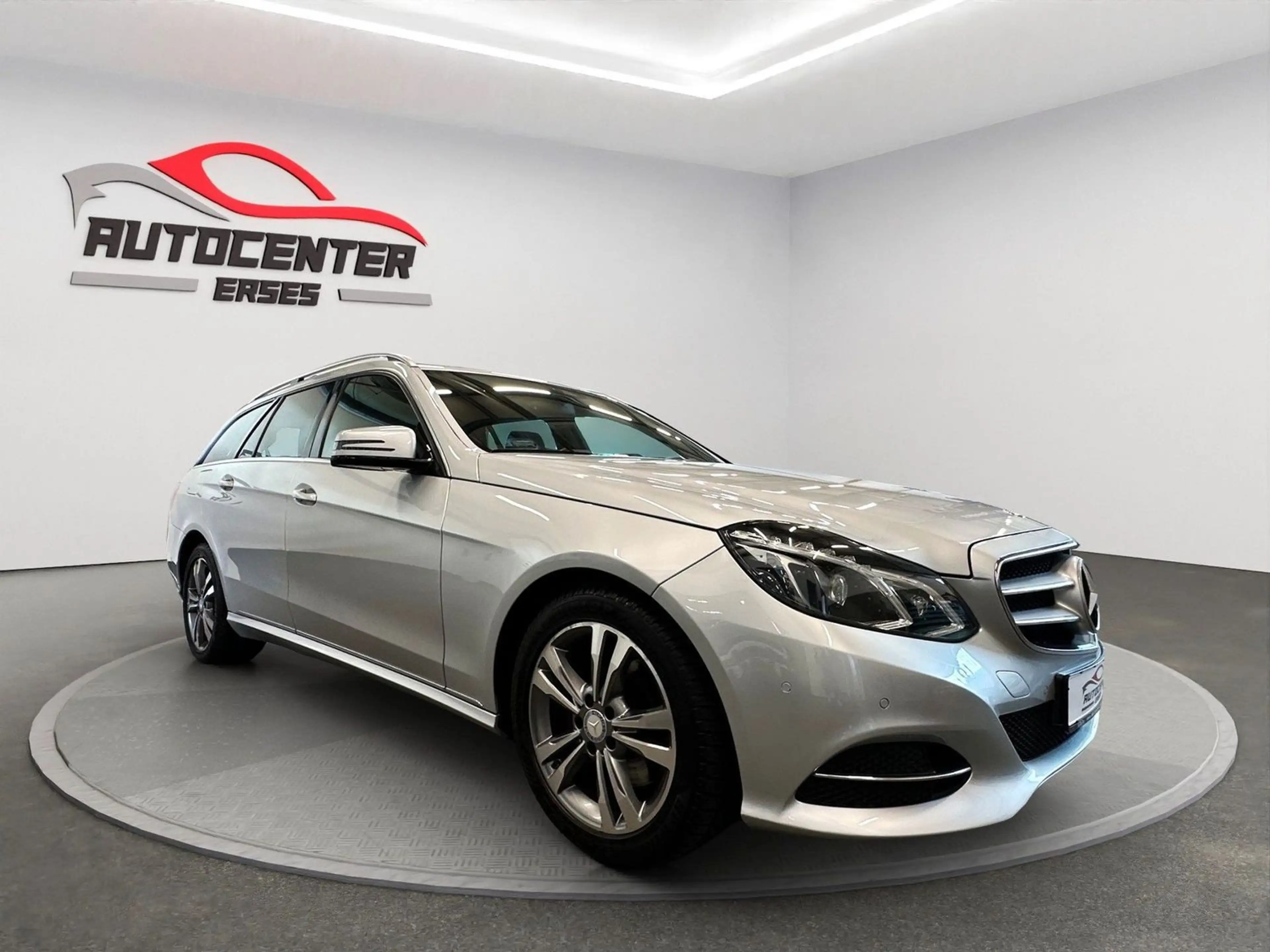 Mercedes-Benz E 350 Avantgarde 4Matic Edition Navi LED PDC