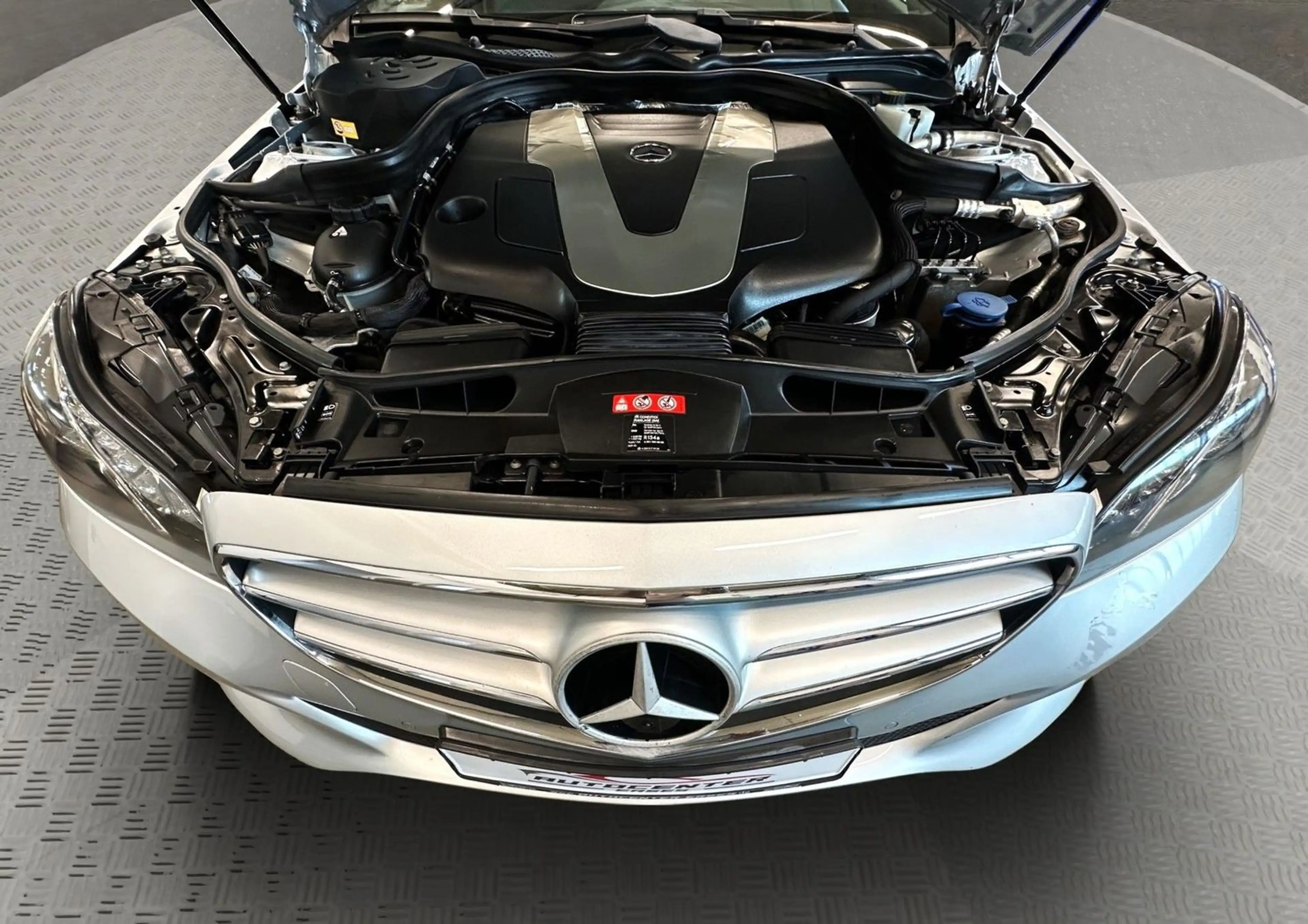 Mercedes-Benz E 350 Avantgarde 4Matic Edition Navi LED PDC — photo 9