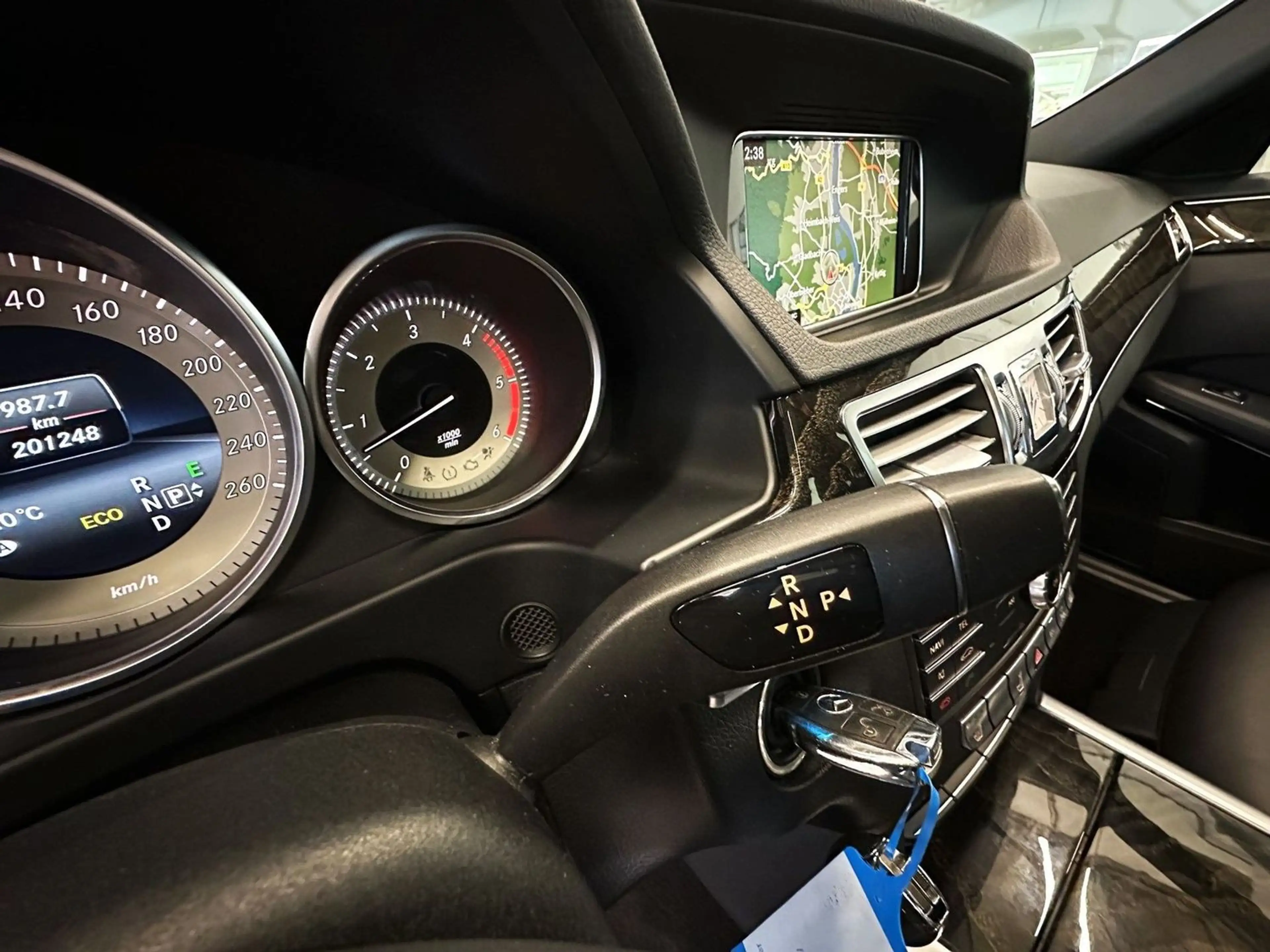 Mercedes-Benz E 350 Avantgarde 4Matic Edition Navi LED PDC — photo 15