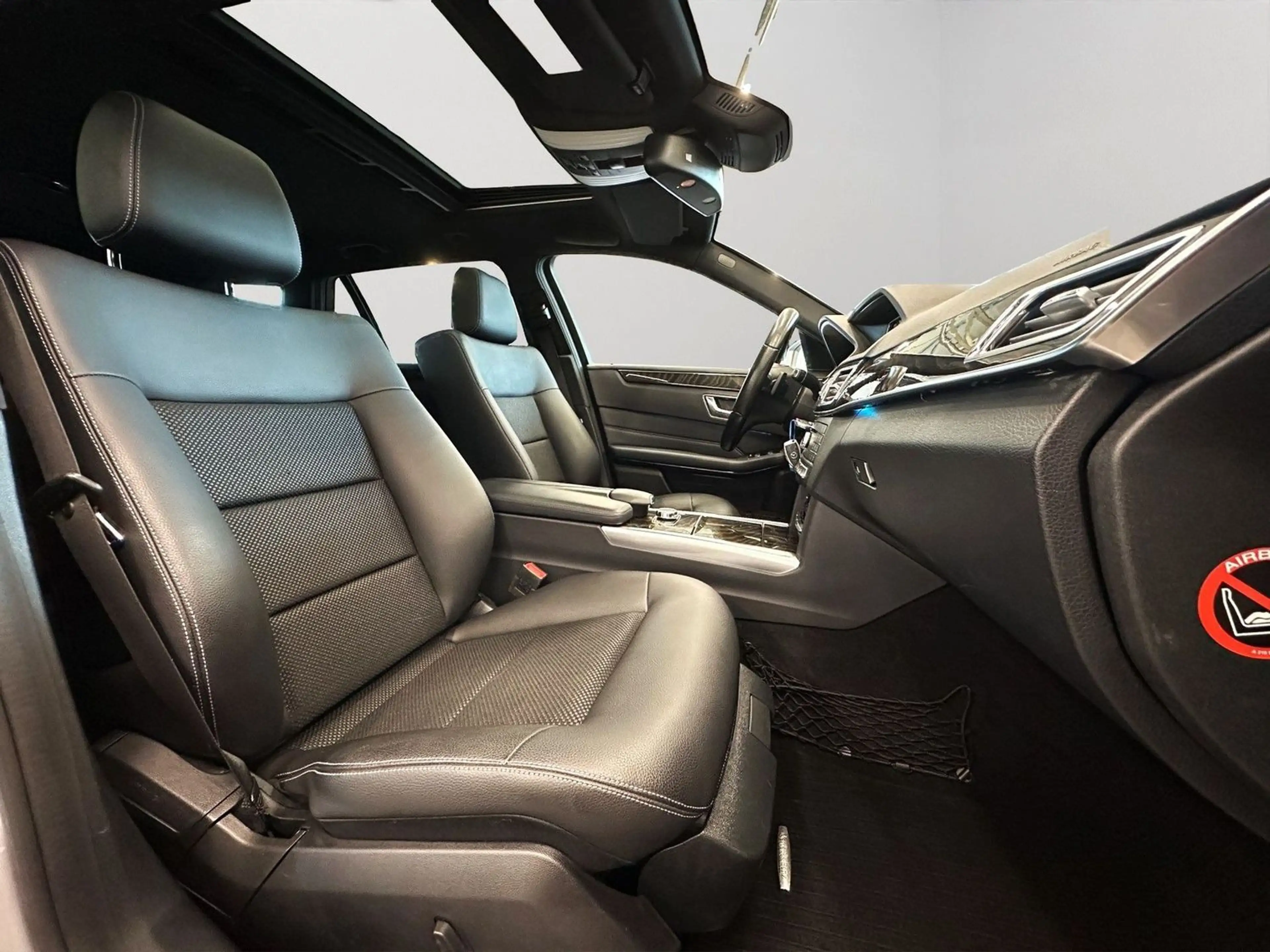 Mercedes-Benz E 350 Avantgarde 4Matic Edition Navi LED PDC — photo 11