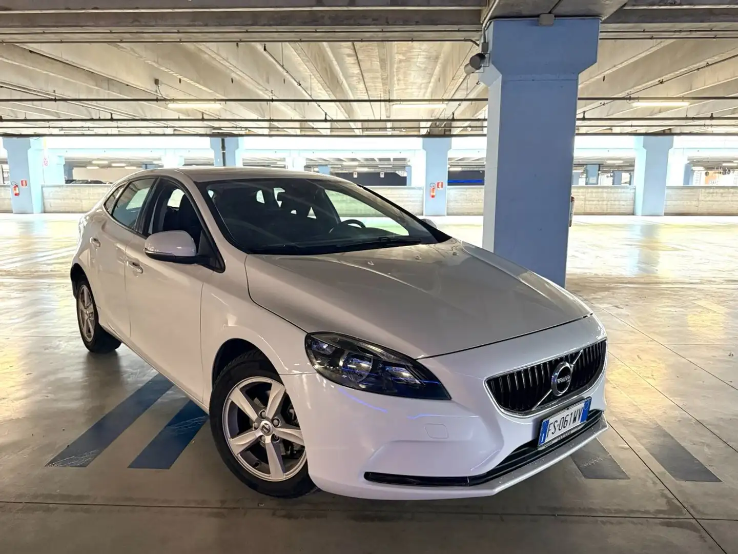 Volvo V40 V40 2.0 d2 Business my19 Bianco - 1