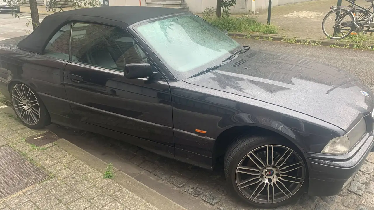 BMW 320i, foto 6