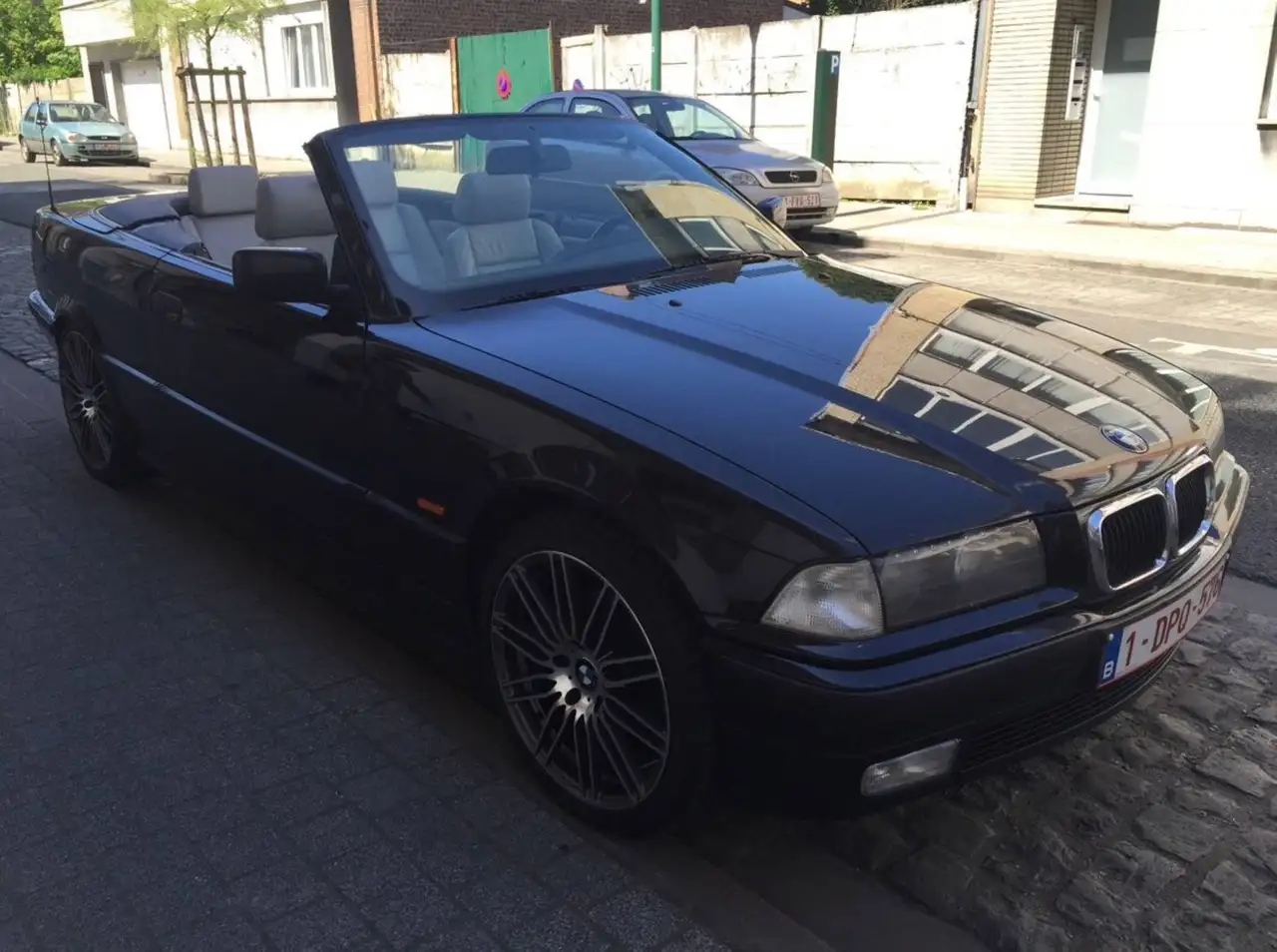 BMW 320i, foto 1