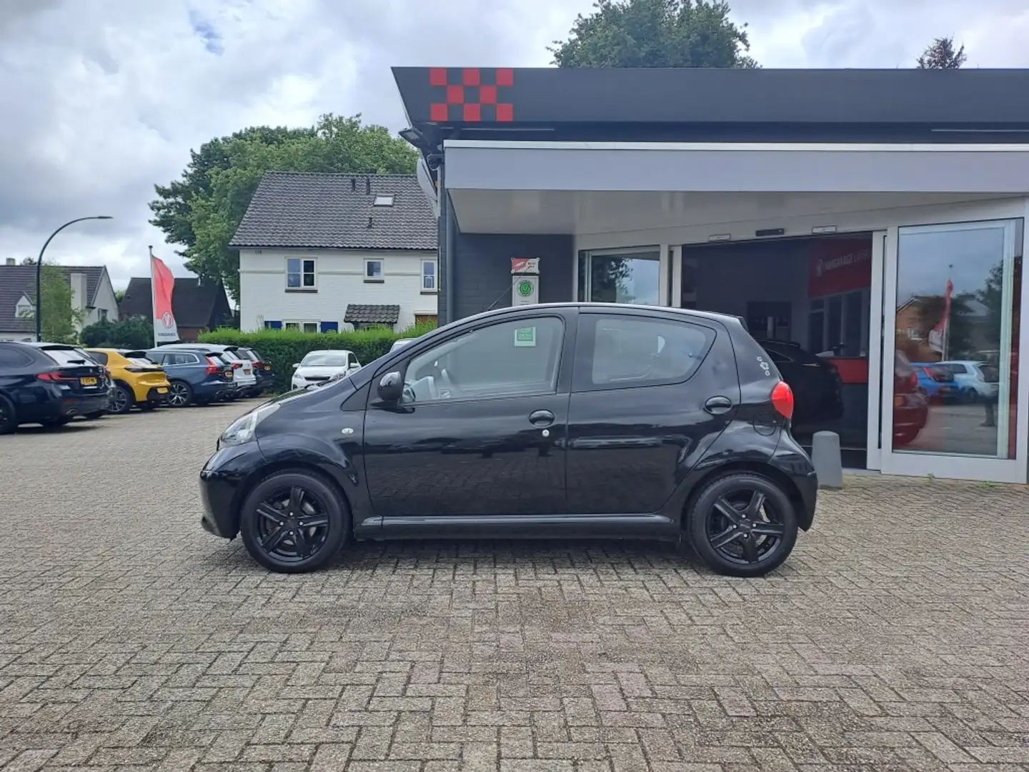 Toyota Aygo 1.0-12V Zwart - 2
