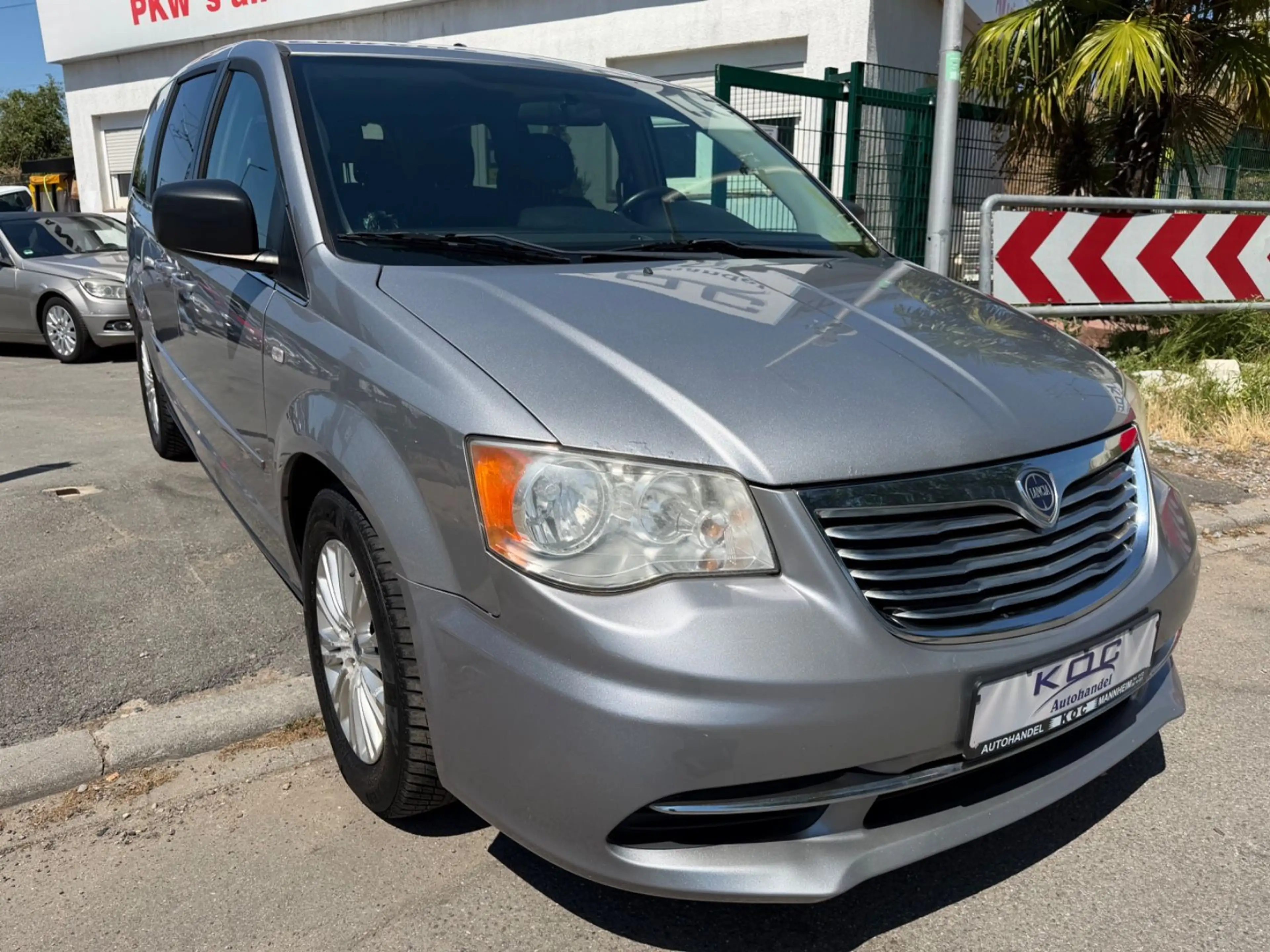 Lancia Voyager 2.8 CRD / 1. Hand / 7-Sitzer
