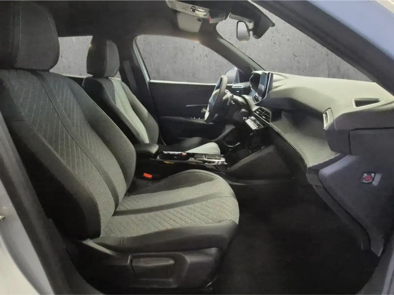 Peugeot 2008 ALLURE HYBRID 145 e-DSC6 Navi ACC Apple CarPlay A 13