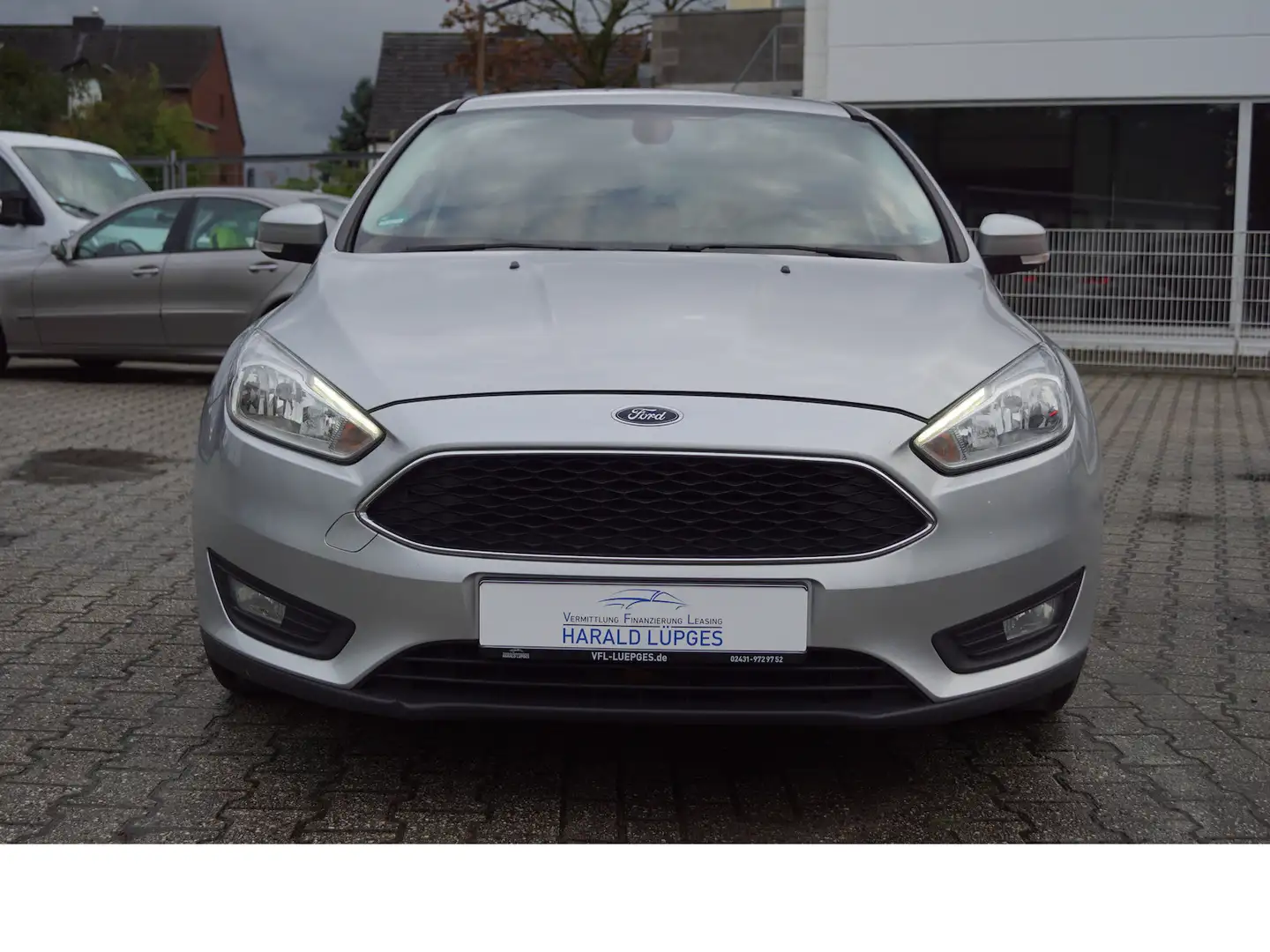 Ford Focus Business, Navi, AHK, Tempomat, Euro 6 Silber - 2