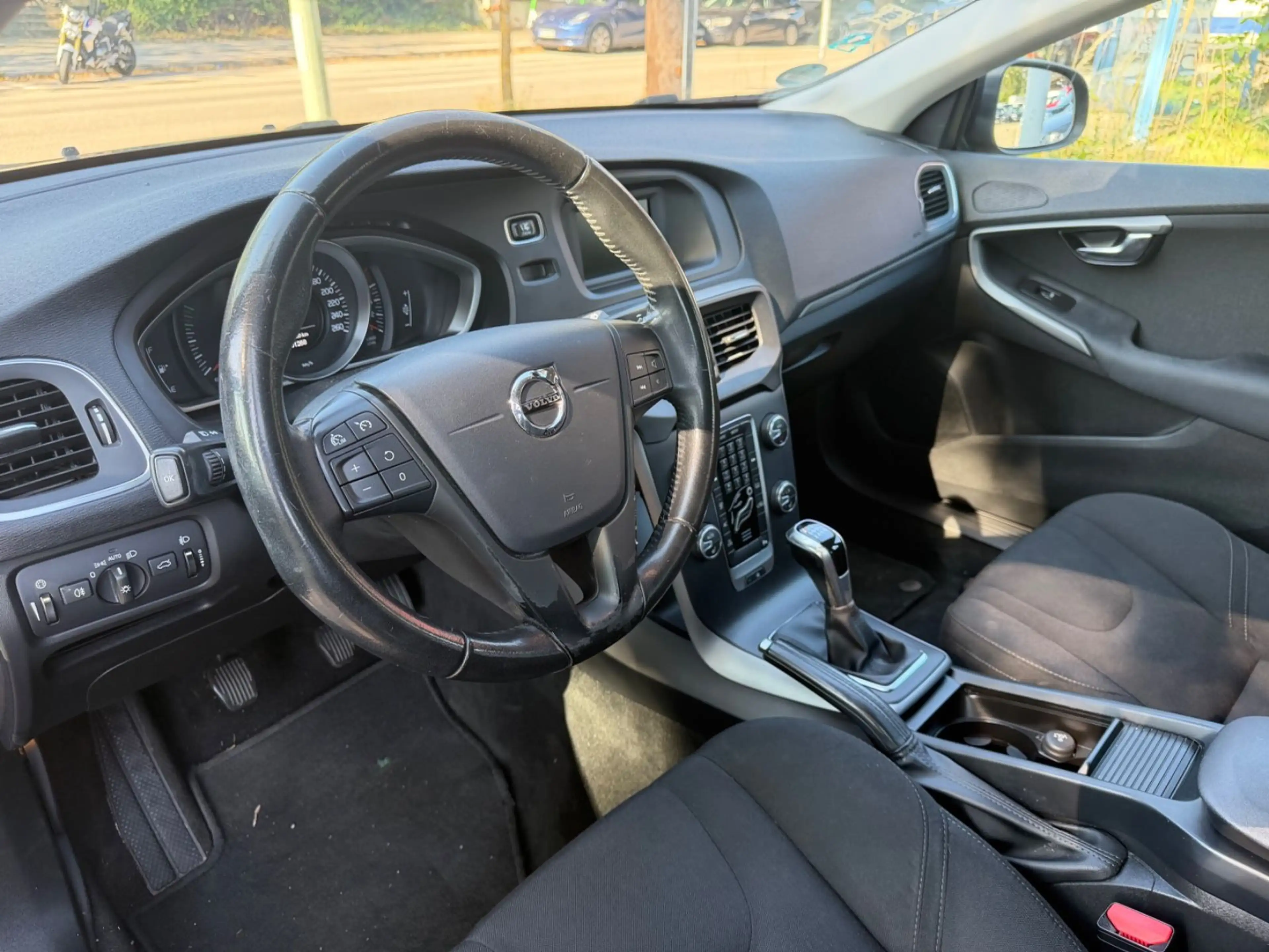 Volvo V40 Kinetic*2 Hand*Euro 6 — photo 11