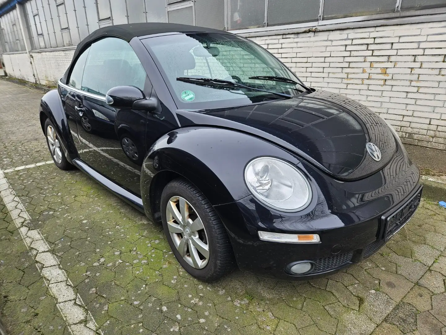 Volkswagen New Beetle Cabriolet 1.6 Schwarz - 1