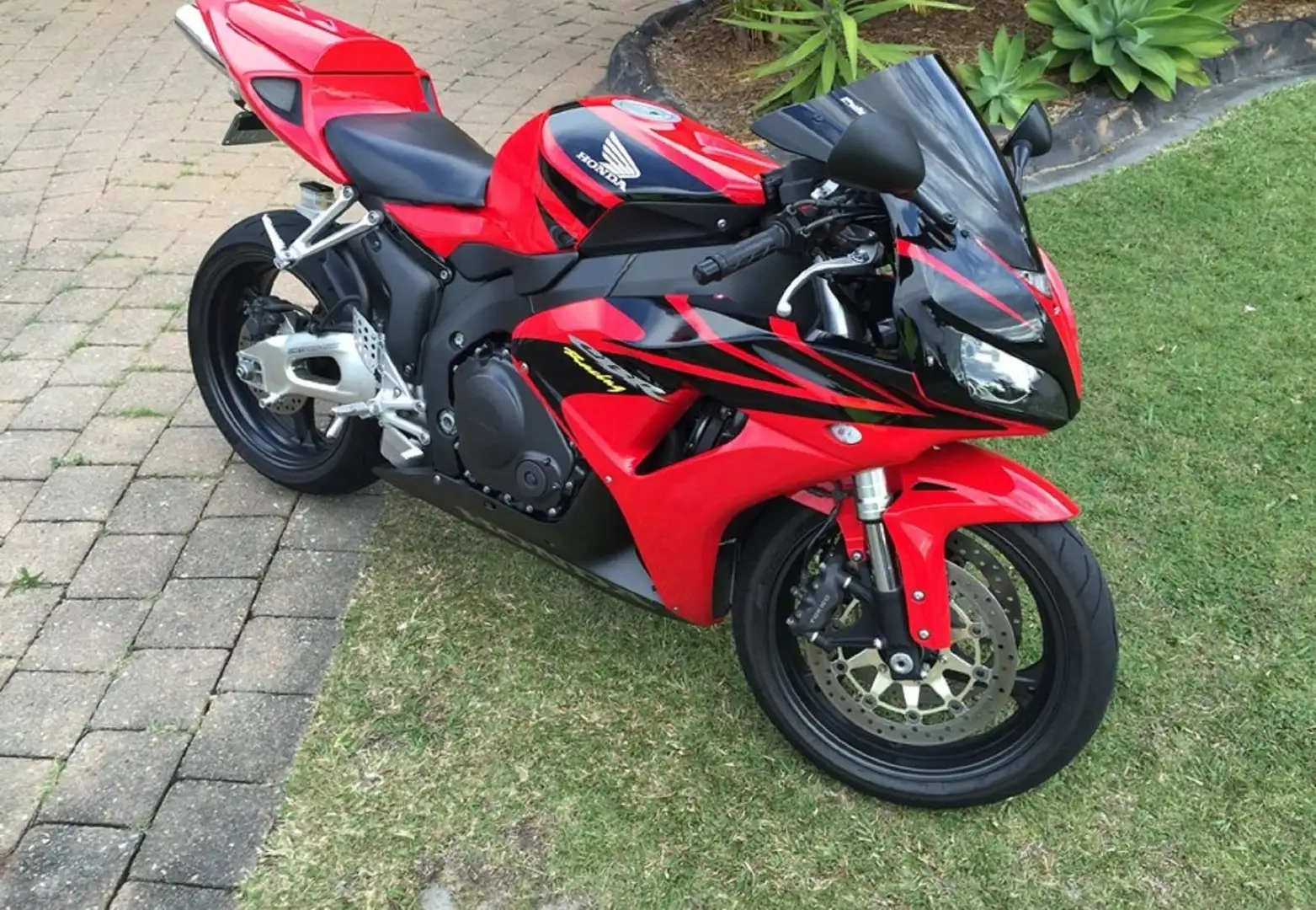 Honda CBR 1000 RR Roşu - 2