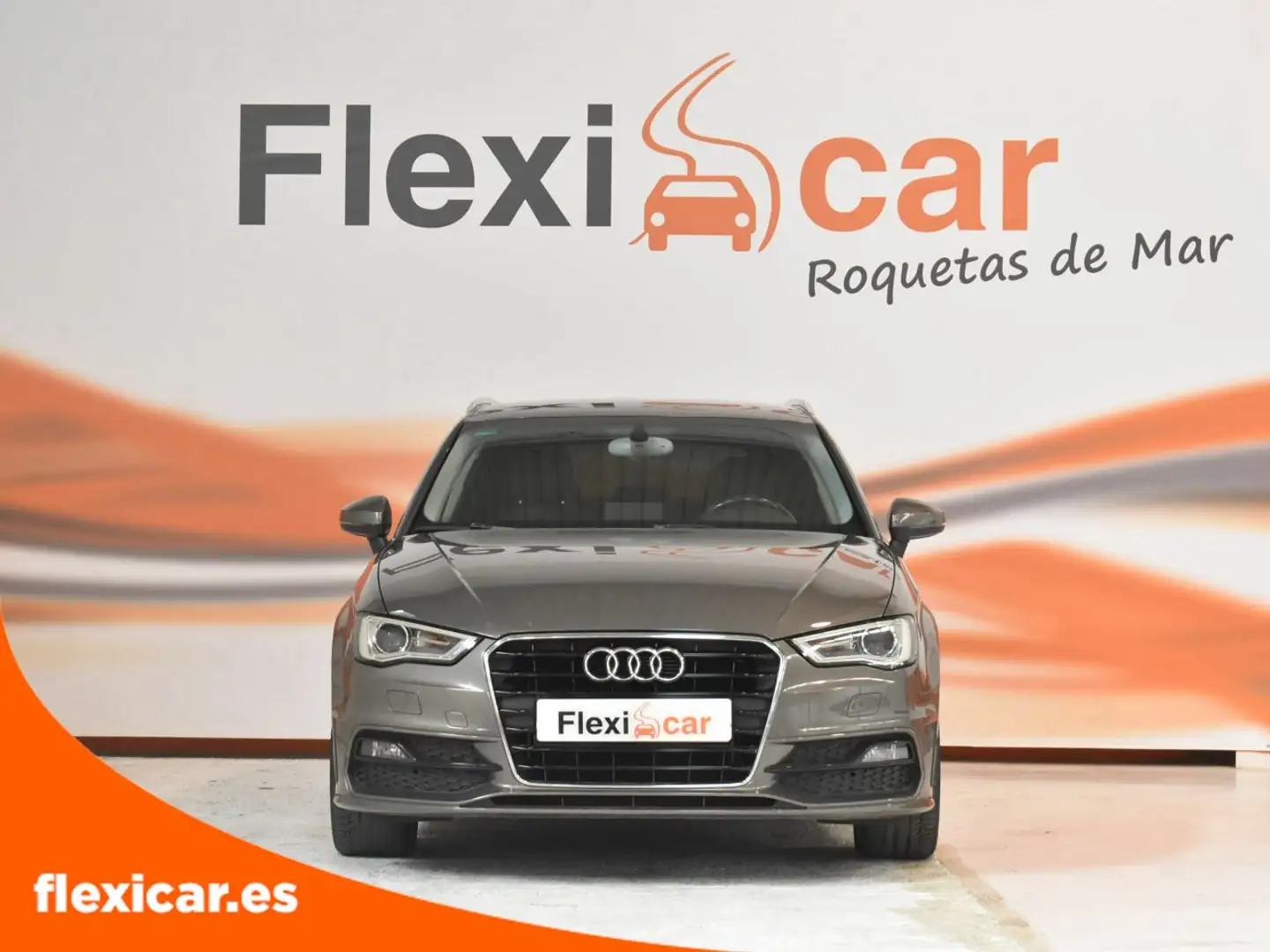 Audi A3 1.6TDI CD Attraction S-Tronic Gris - 2