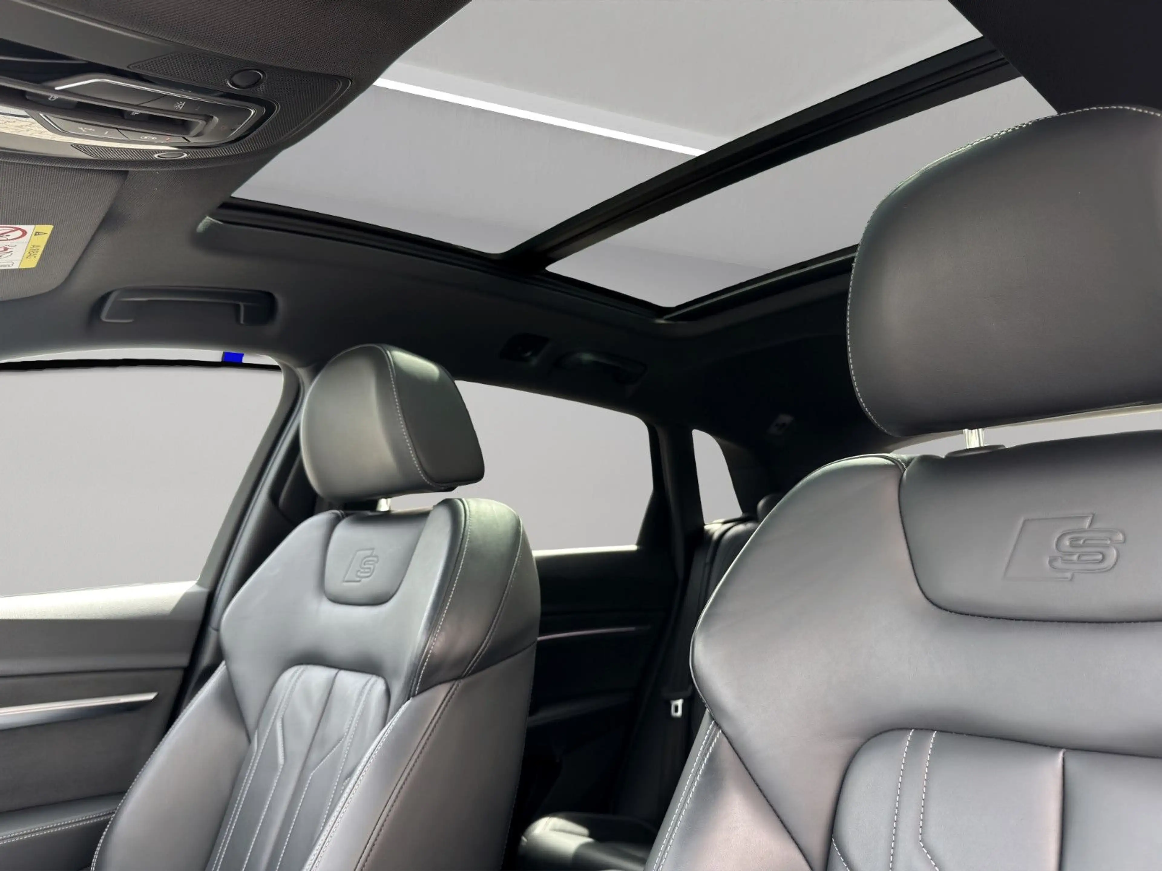 Audi e-tron 55 quattro 2x S-LINE PANO B&O 22" — photo 15