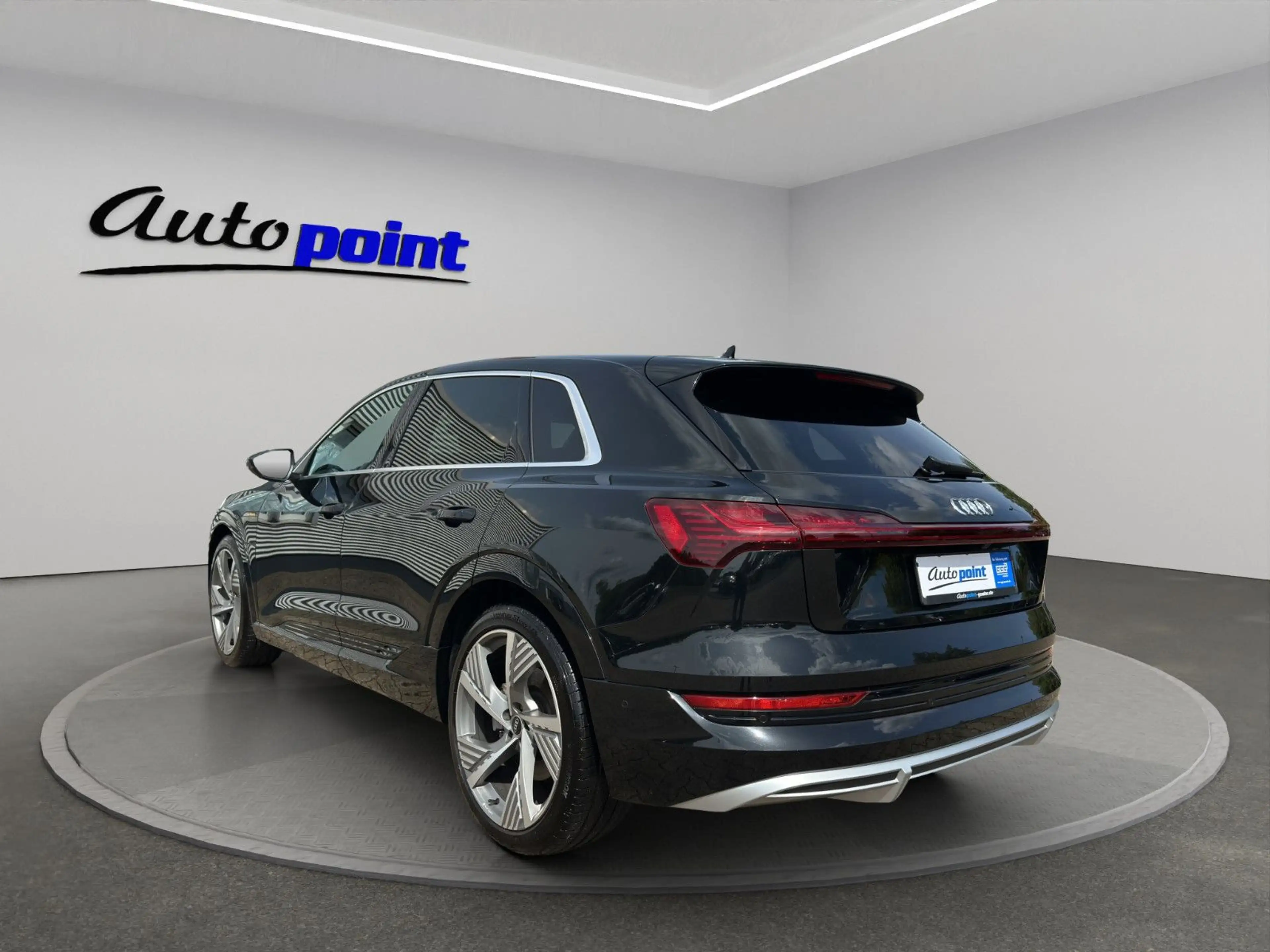 Audi e-tron 55 quattro 2x S-LINE PANO B&O 22" — photo 7
