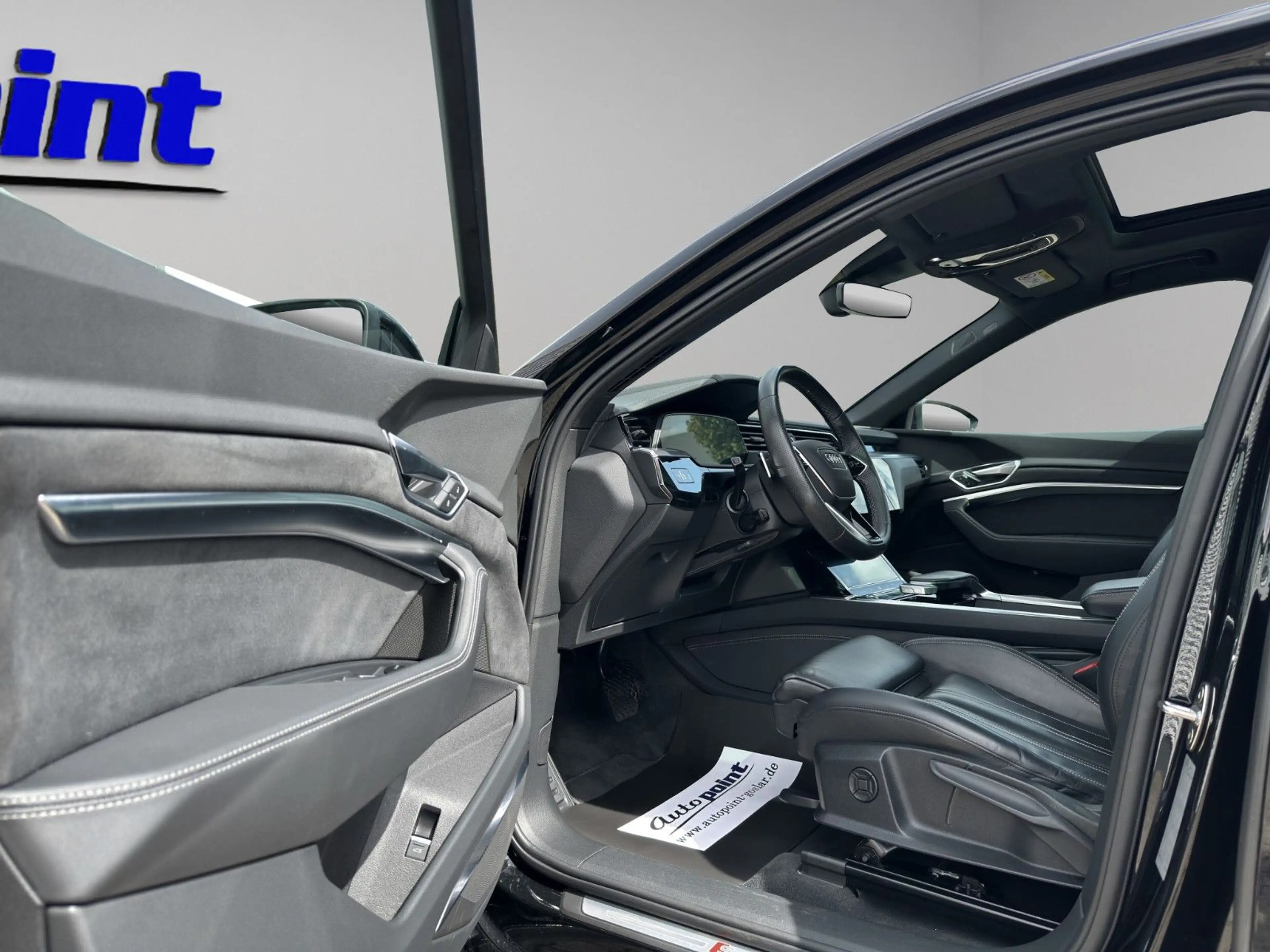Audi e-tron 55 quattro 2x S-LINE PANO B&O 22" — photo 13