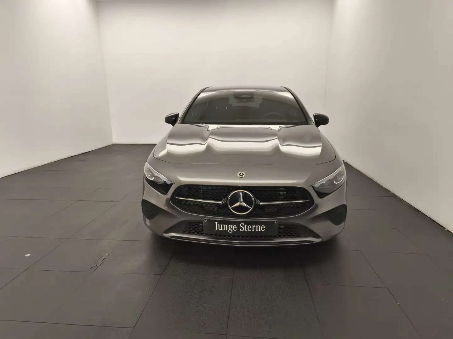 Mercedes-Benz A 200 A 200d Progressive Advanced+ Multibeam Night 18" Grau - 2